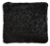 Gariland Pillow