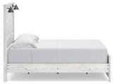 Gerridan Panel Bed with 2 Nightstands