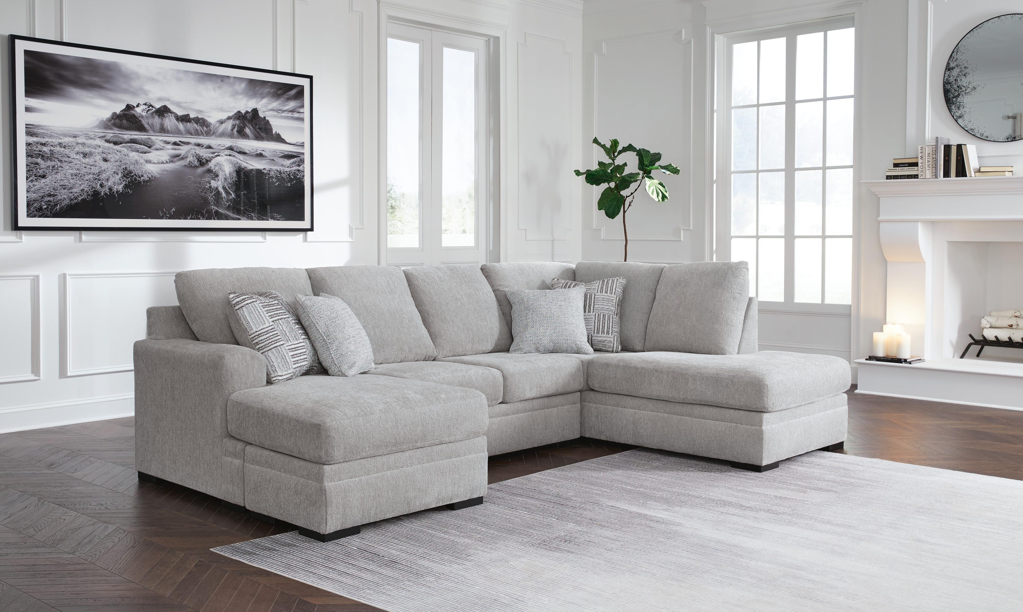 Gabyleigh 2-Piece Sectional with Chaise