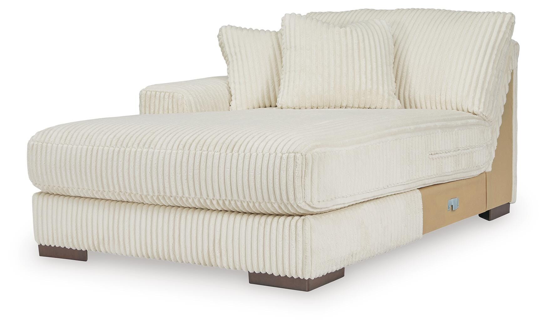 Lindyn Super Chaise