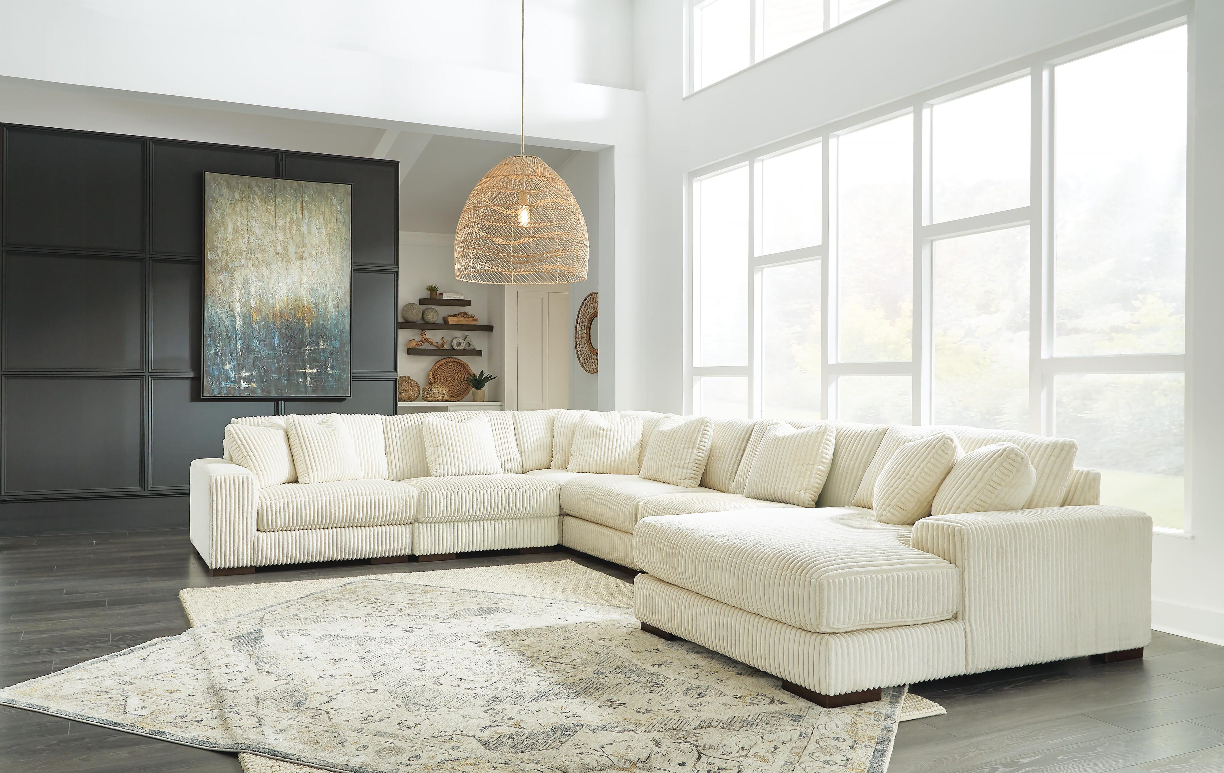Lindyn 6-Piece Sectional with Ottoman