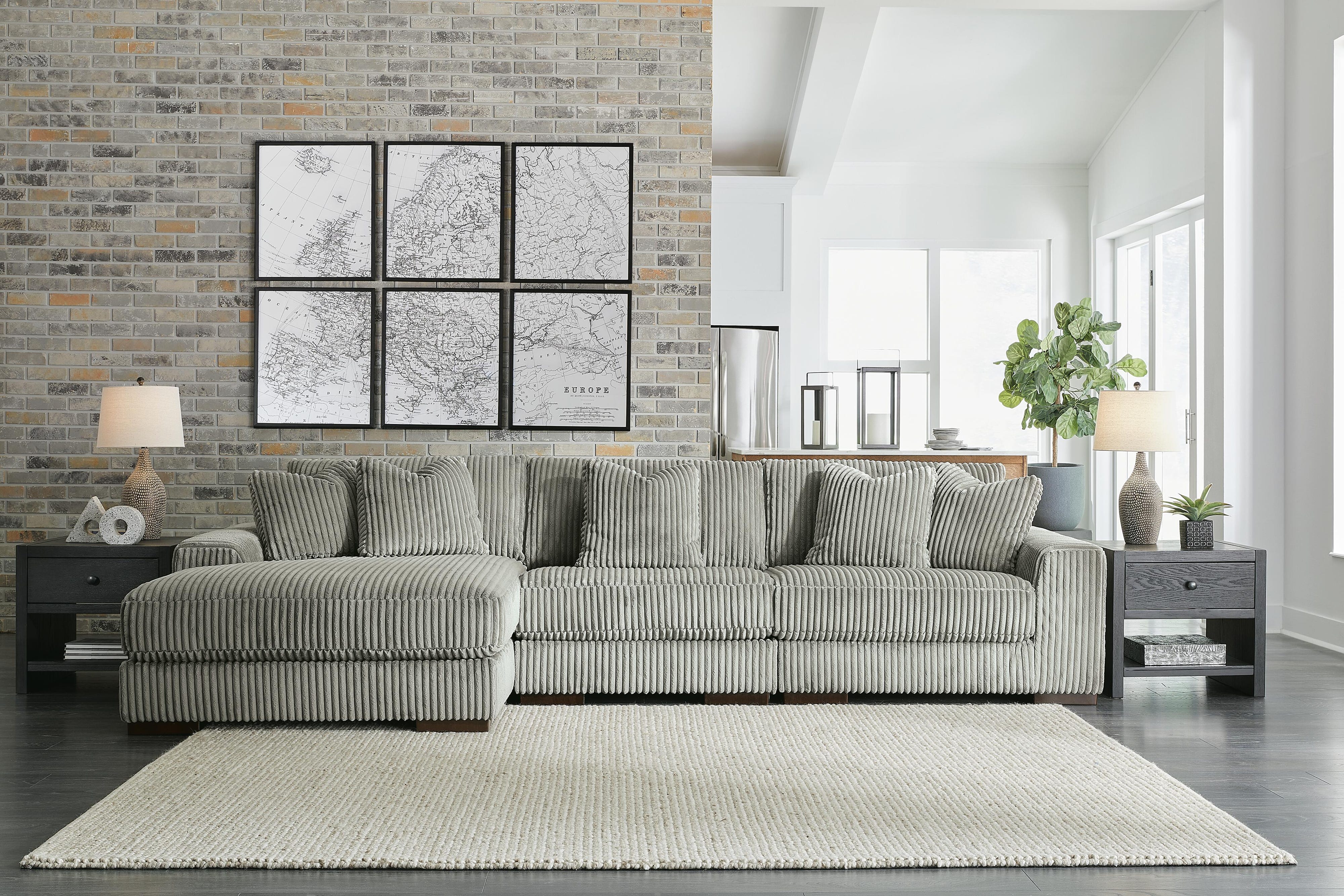 Lindyn 3-Piece Sectional with Chaise