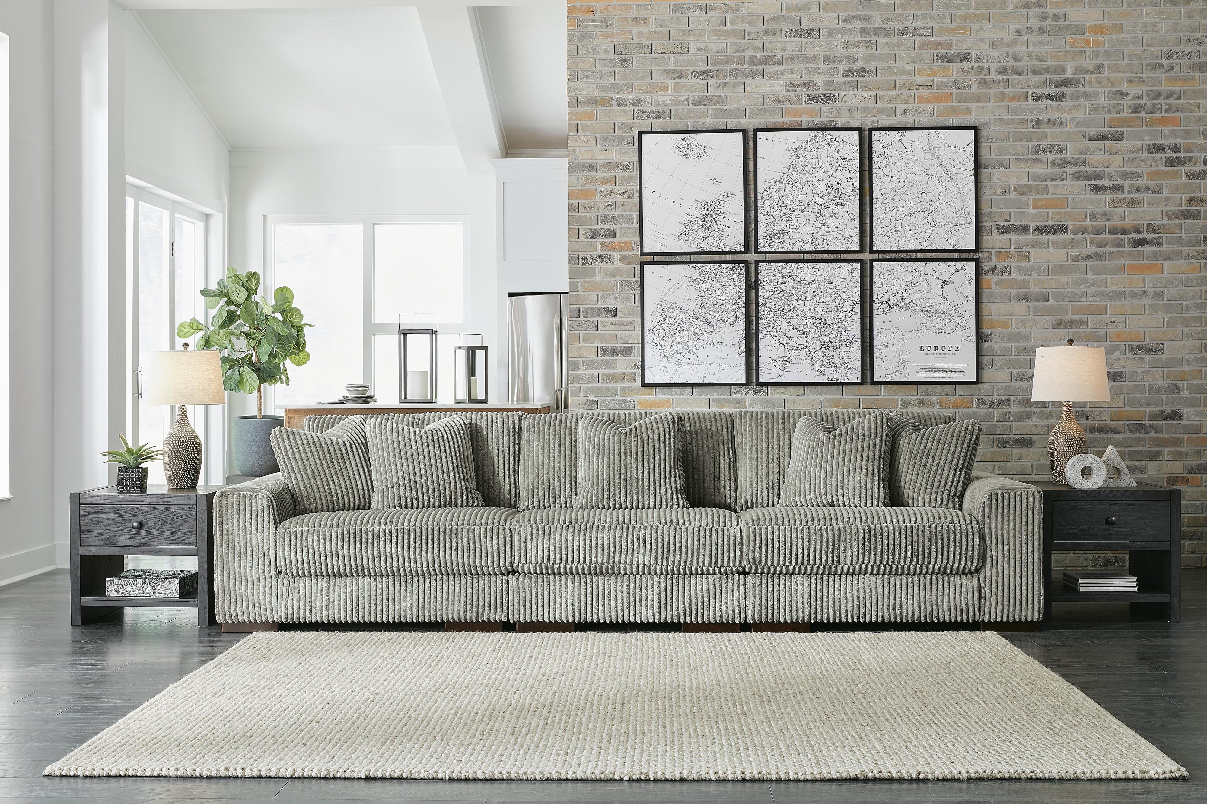 Lindyn 3-Piece Sectional Sofa