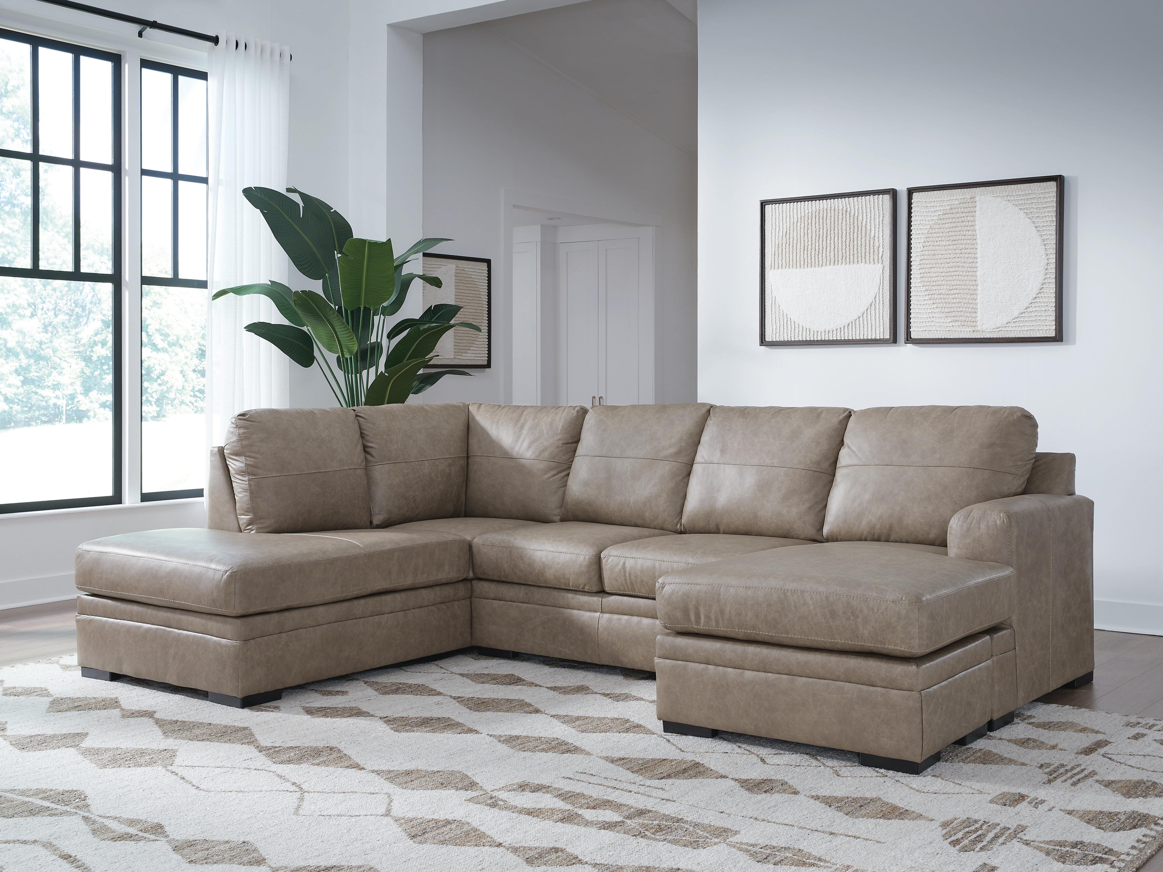 Amuleto 2-Piece Sectional with Chaise