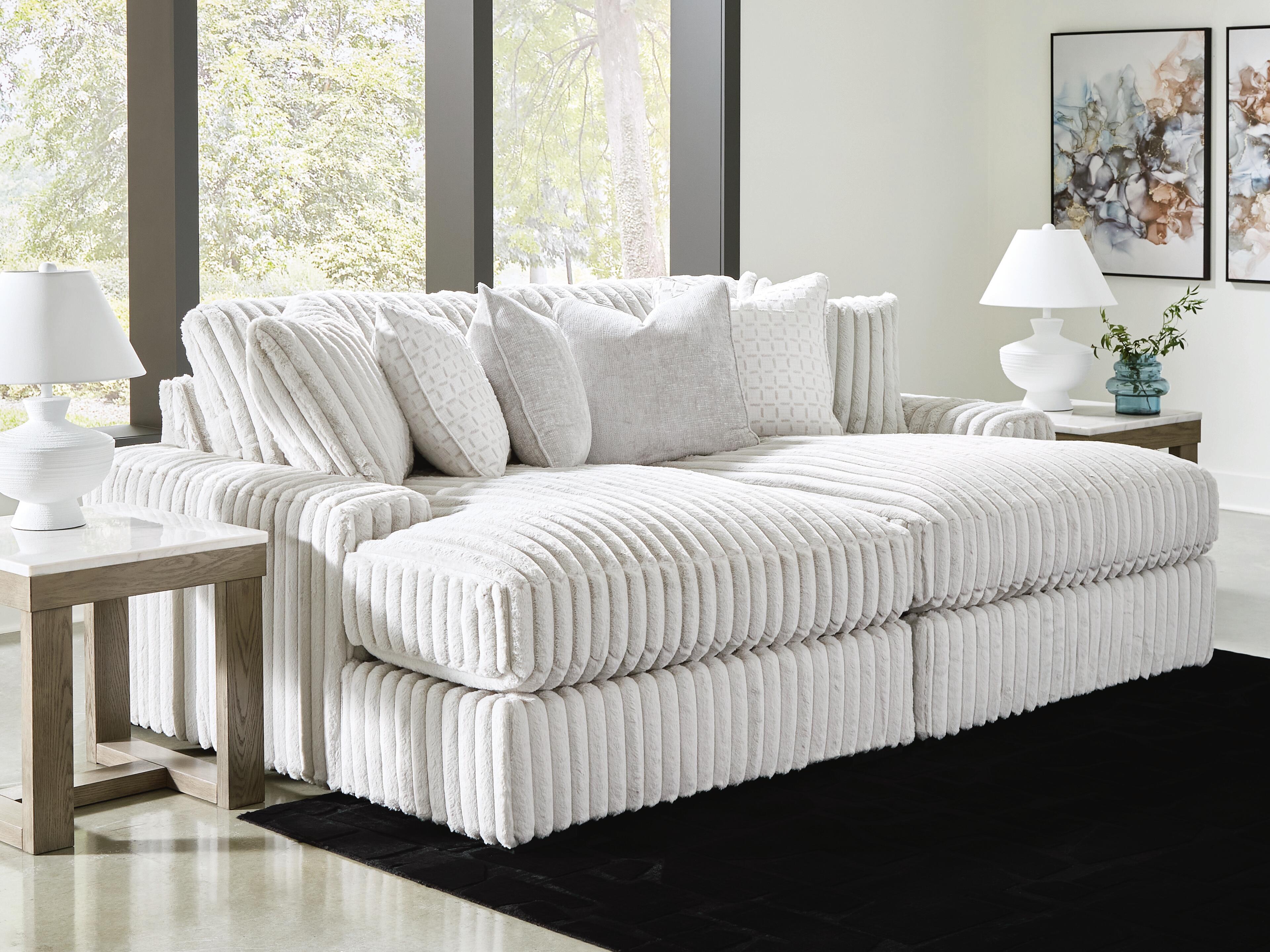 Stupendous Super Chaise