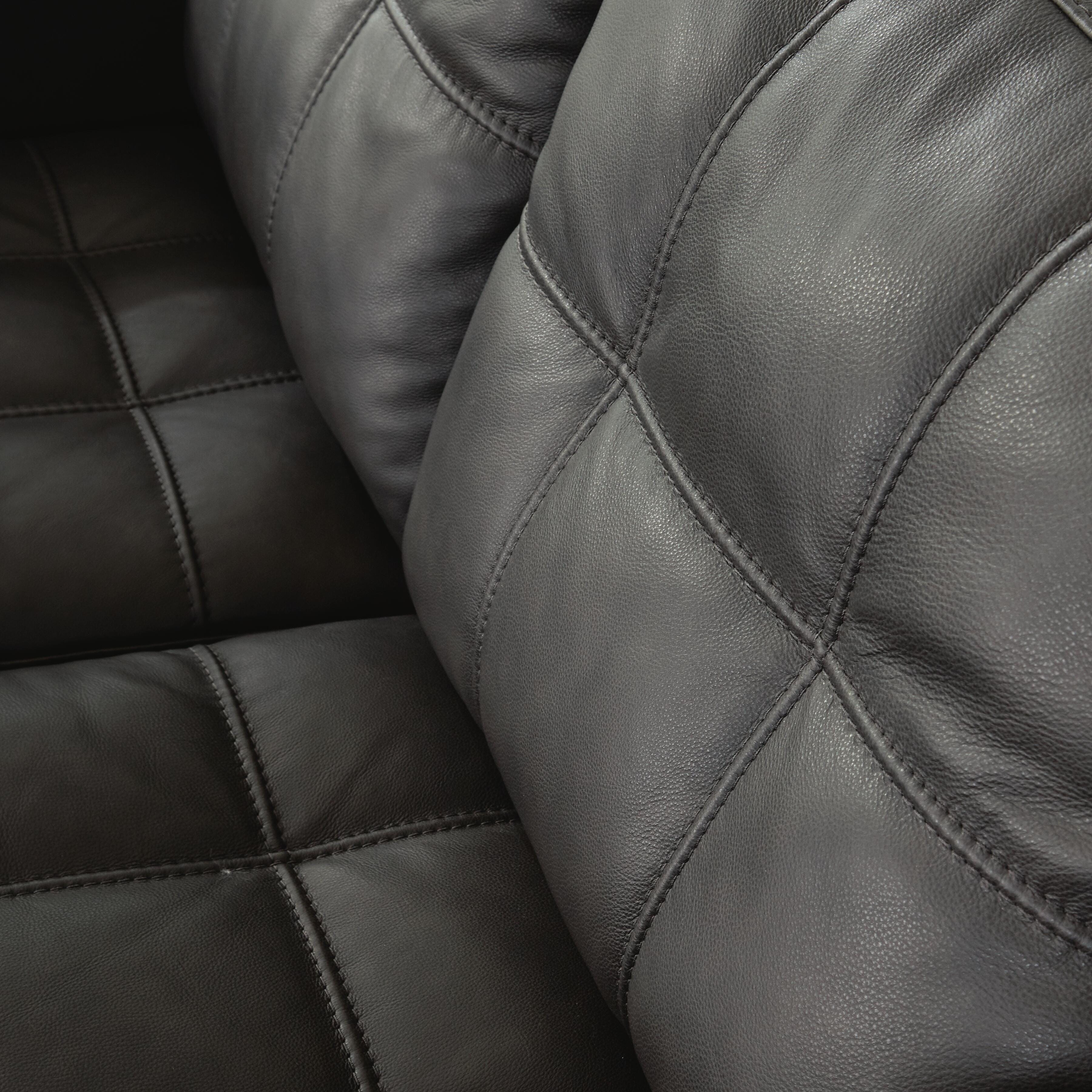Luigi Loveseat