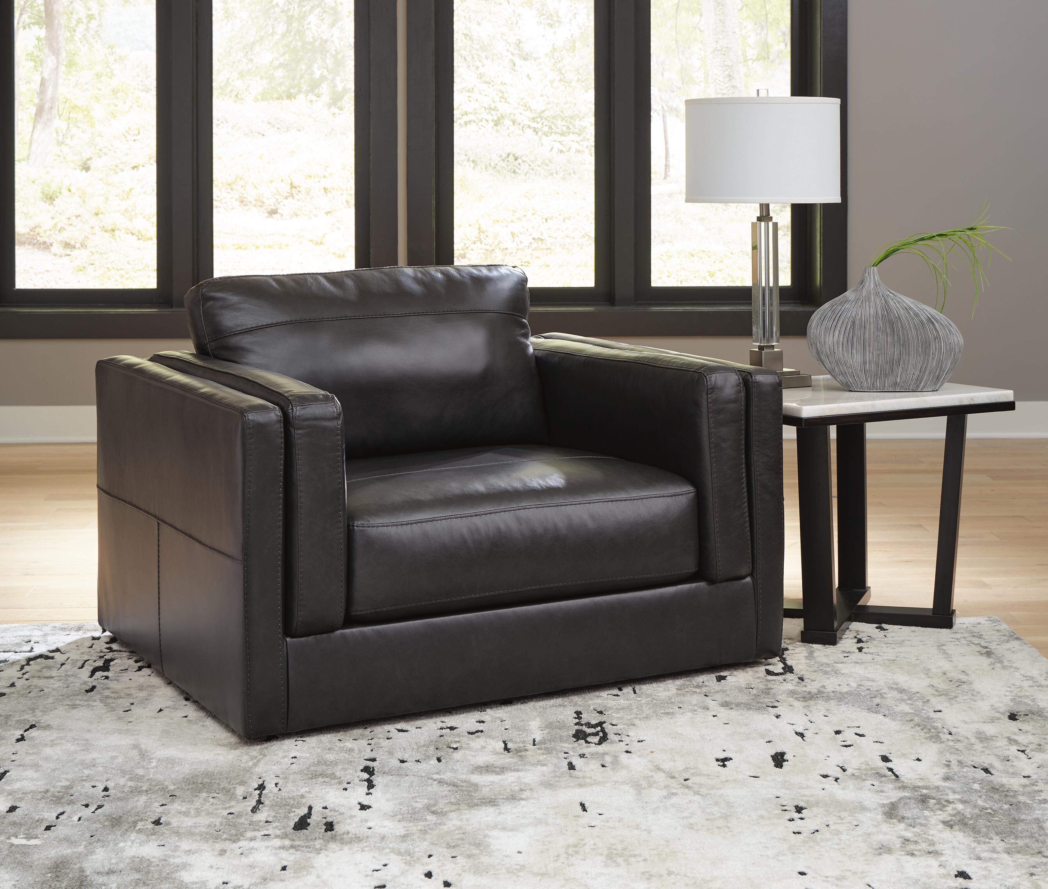 Amiata Chair and Ottoman