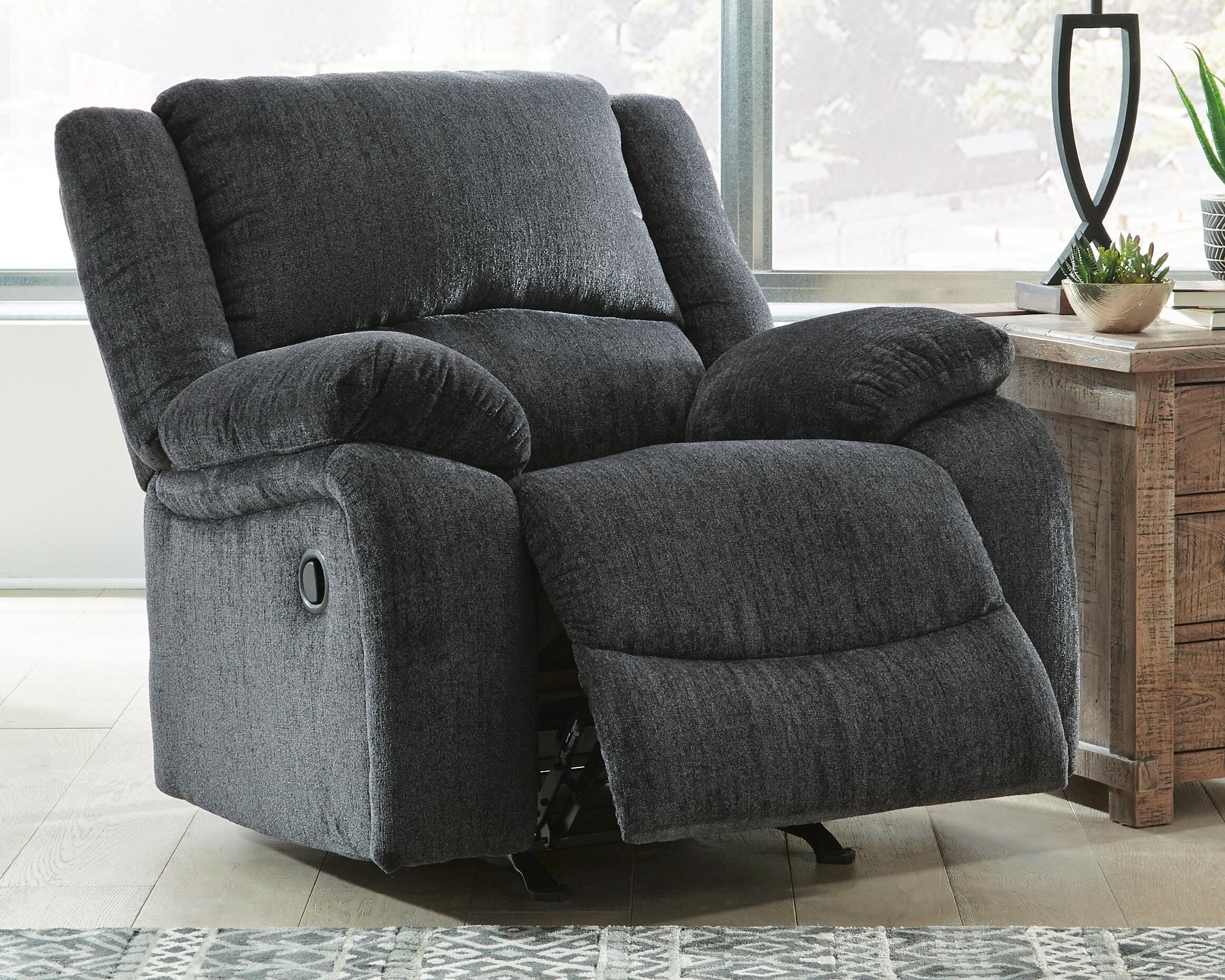 Draycoll Reclining Loveseat with Console and Recliner