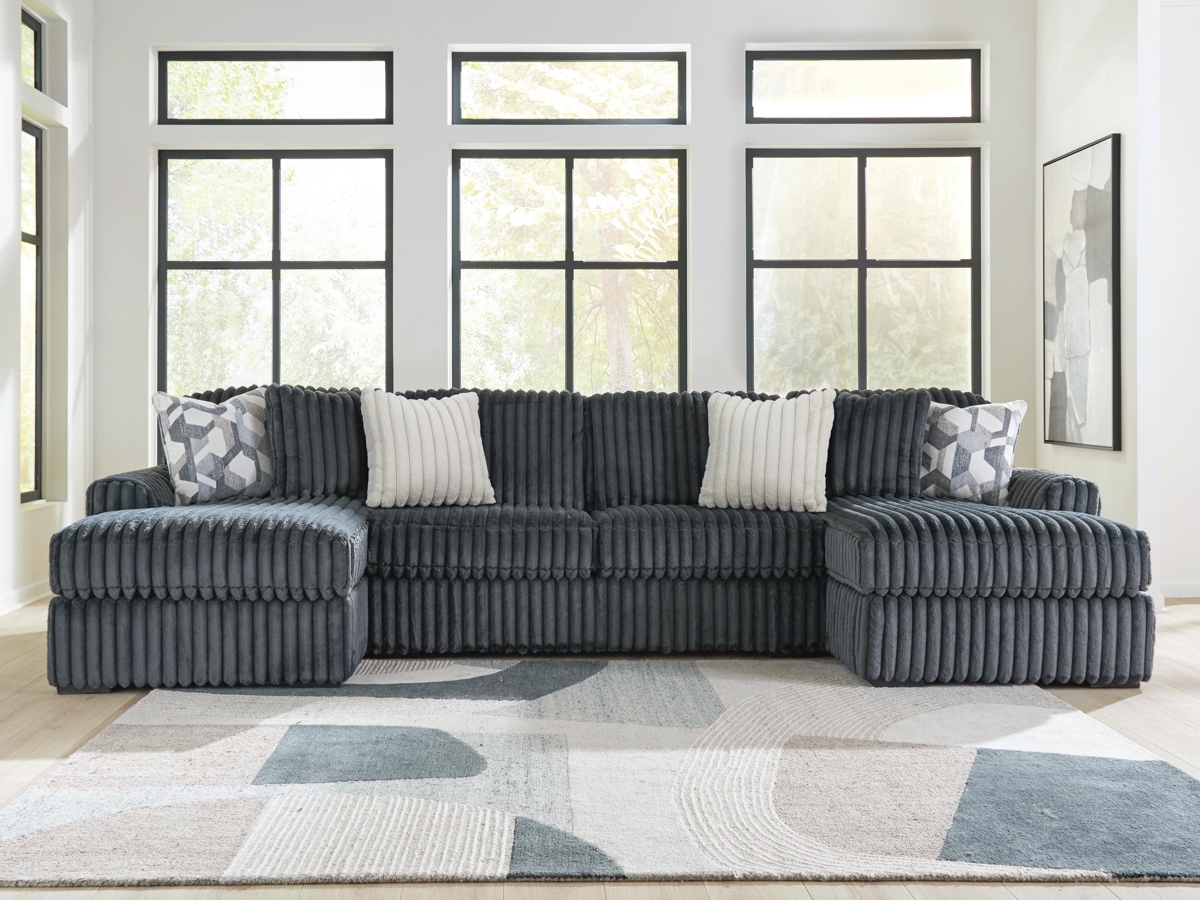 Midnight-Madness 3-Piece Sectional with Chaise