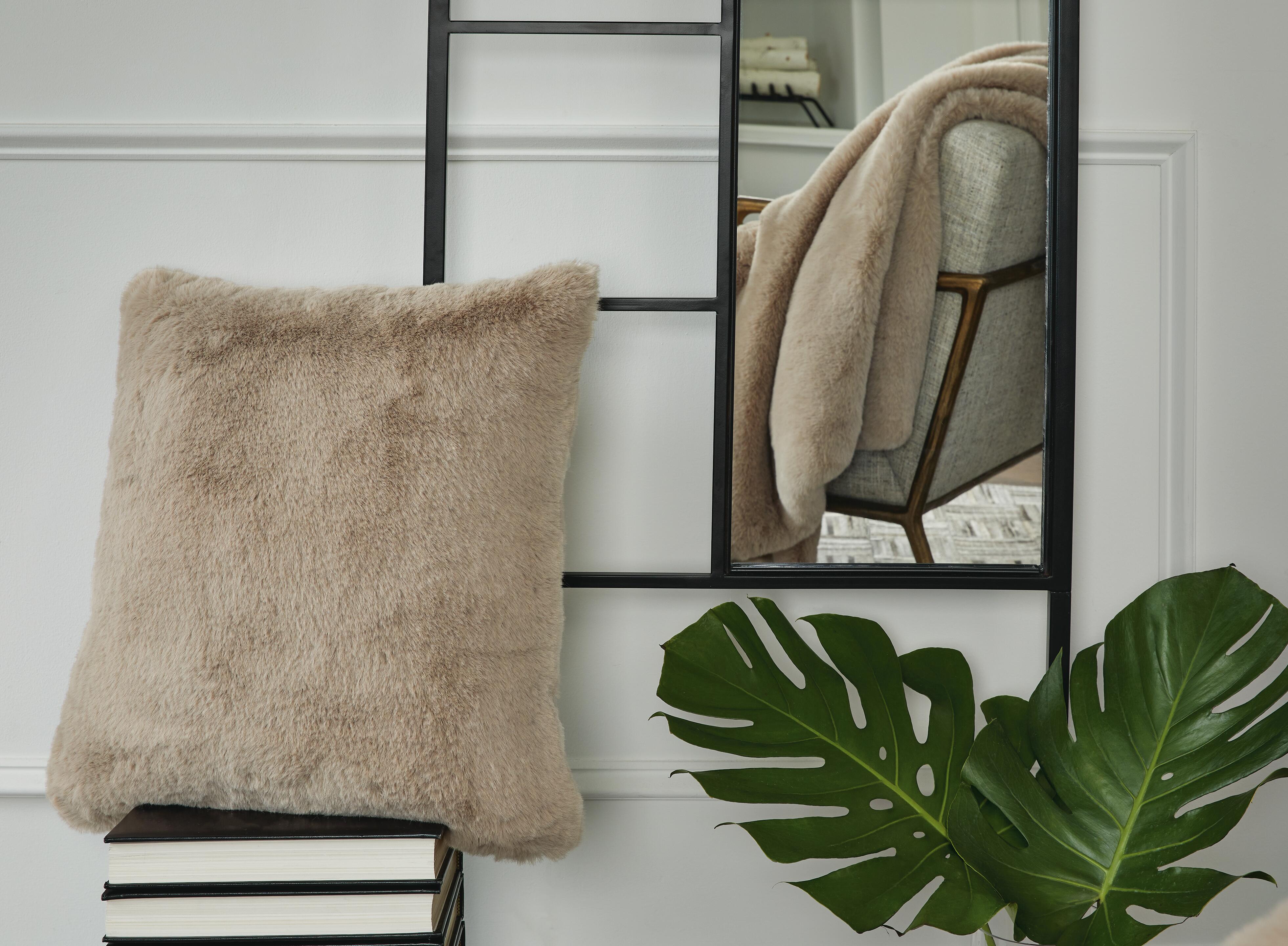 Gariland Pillow (Set of 4)