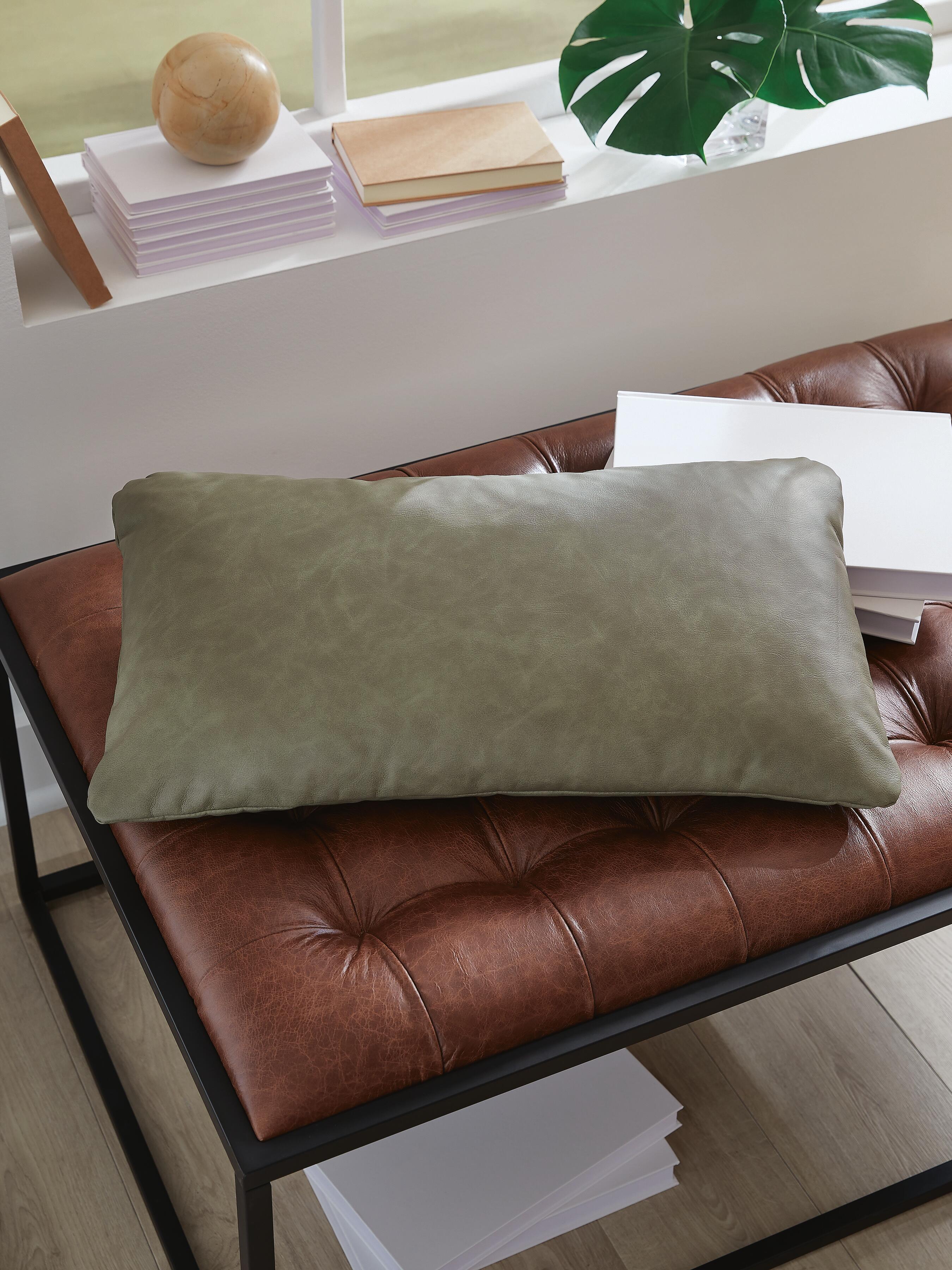Danvale Pillow (Set of 4)