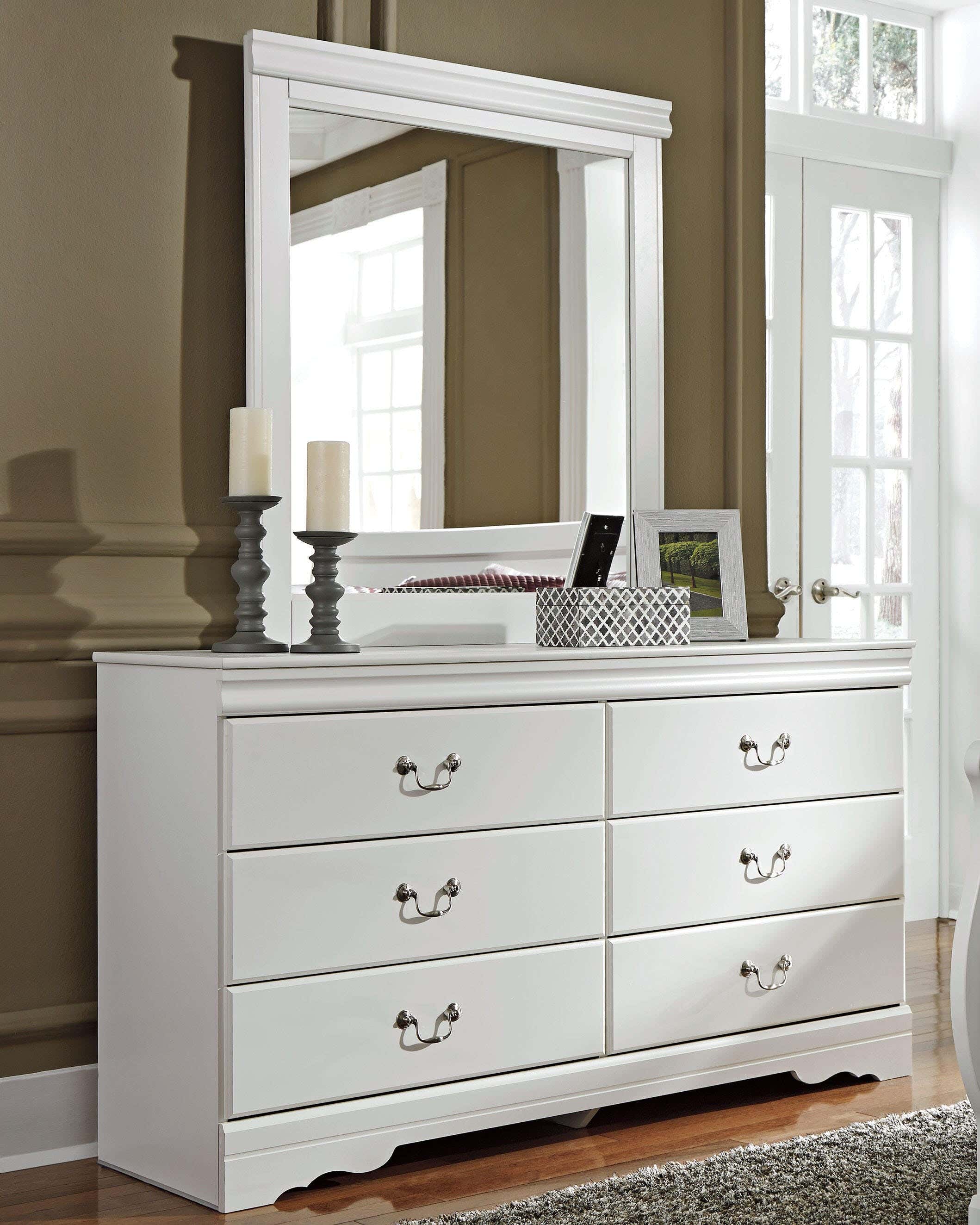 Anarasia Sleigh Bed with Mirrored Dresser and Nightstand