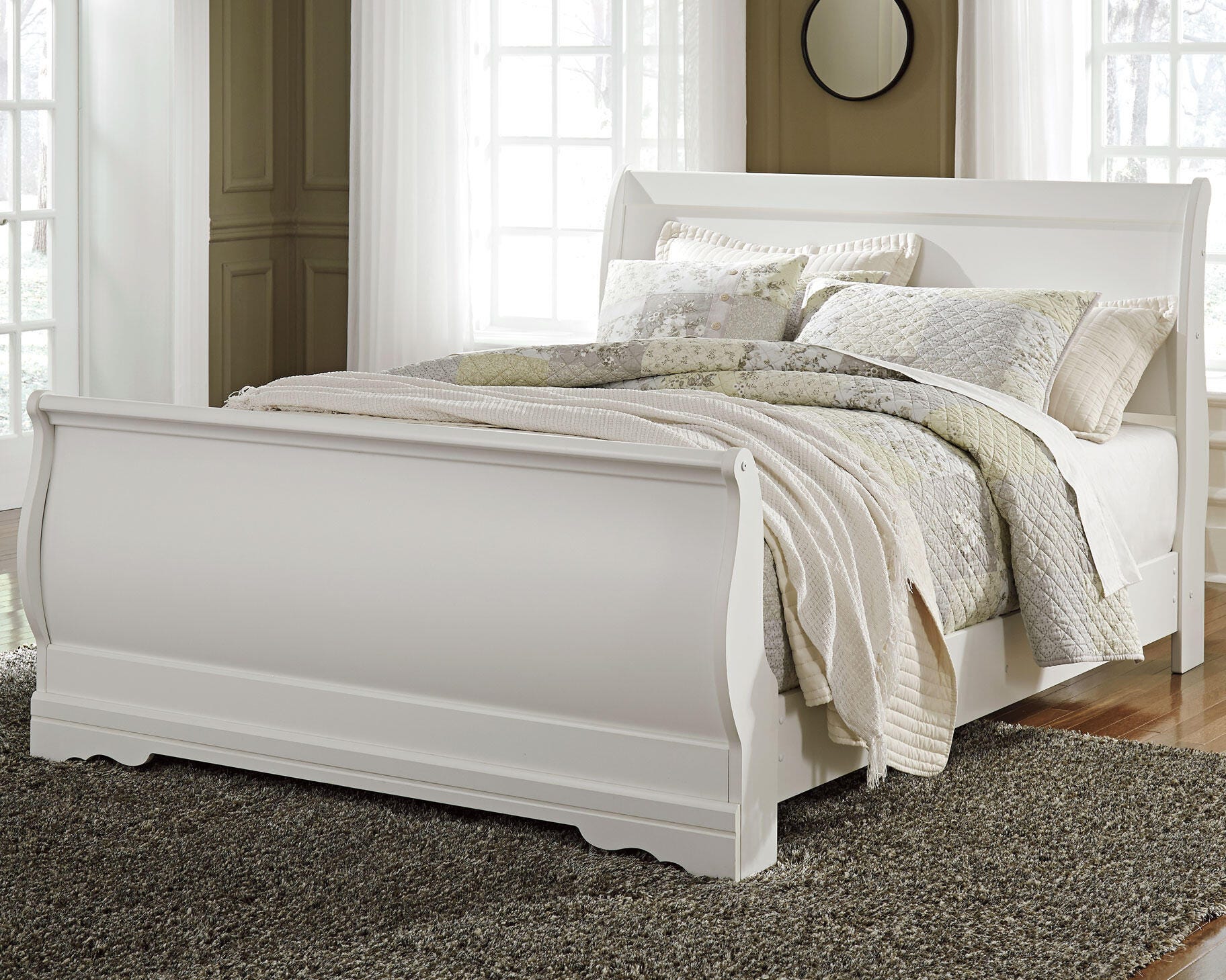 Anarasia Sleigh Bed, Chest and Nightstand