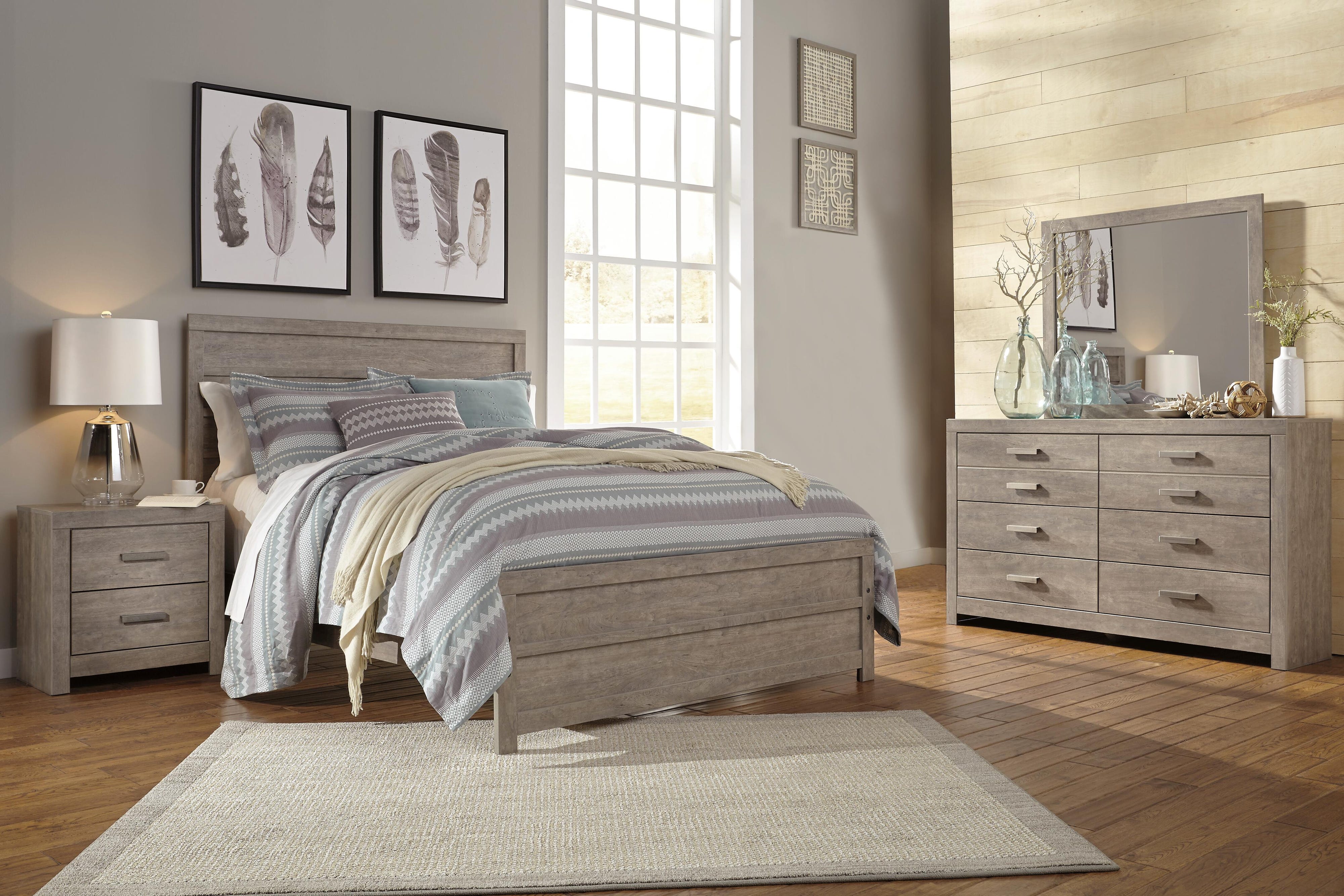Culverbach Panel Bed with Mirrored Dresser