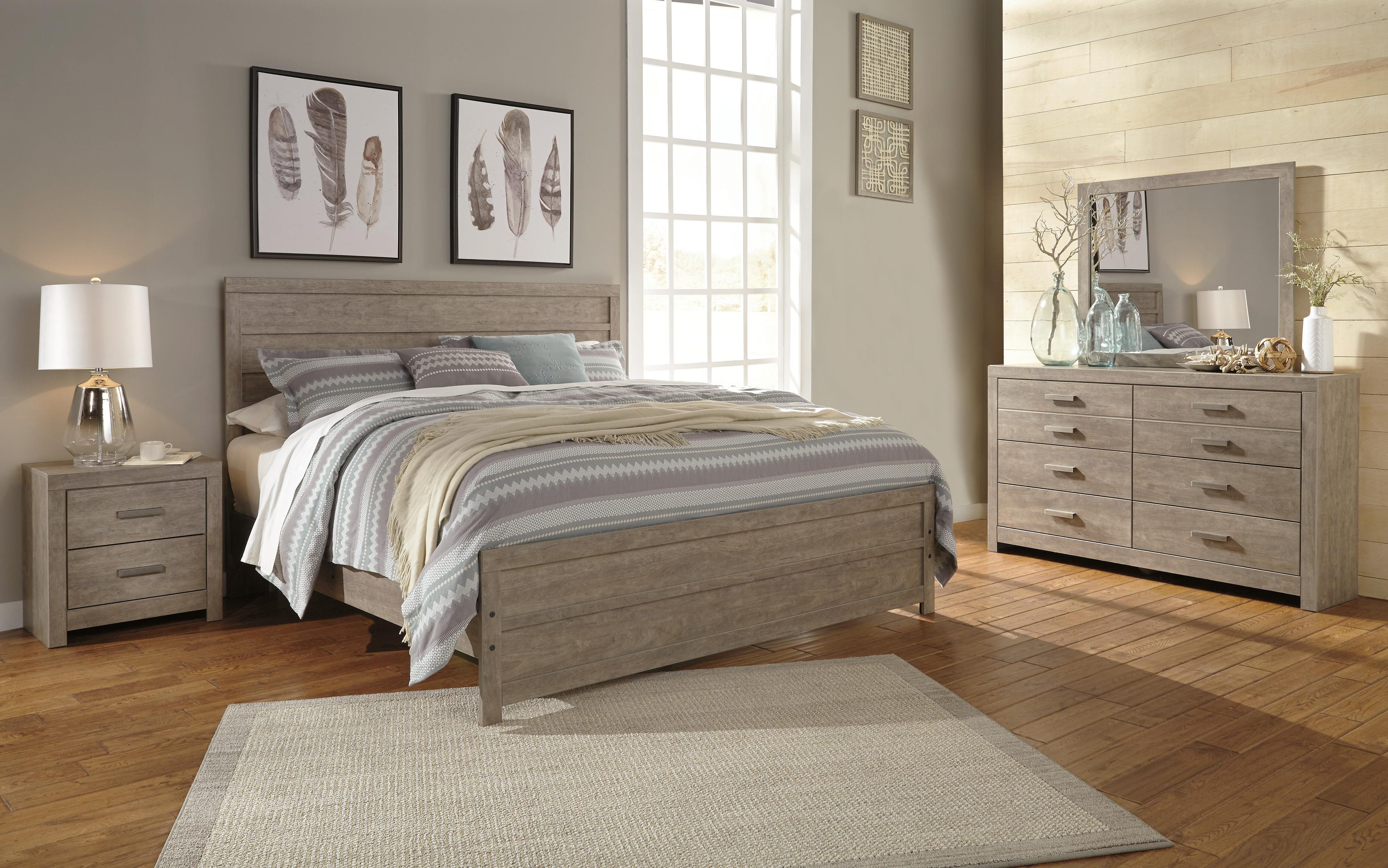 Culverbach Panel Bed with Mirrored Dresser