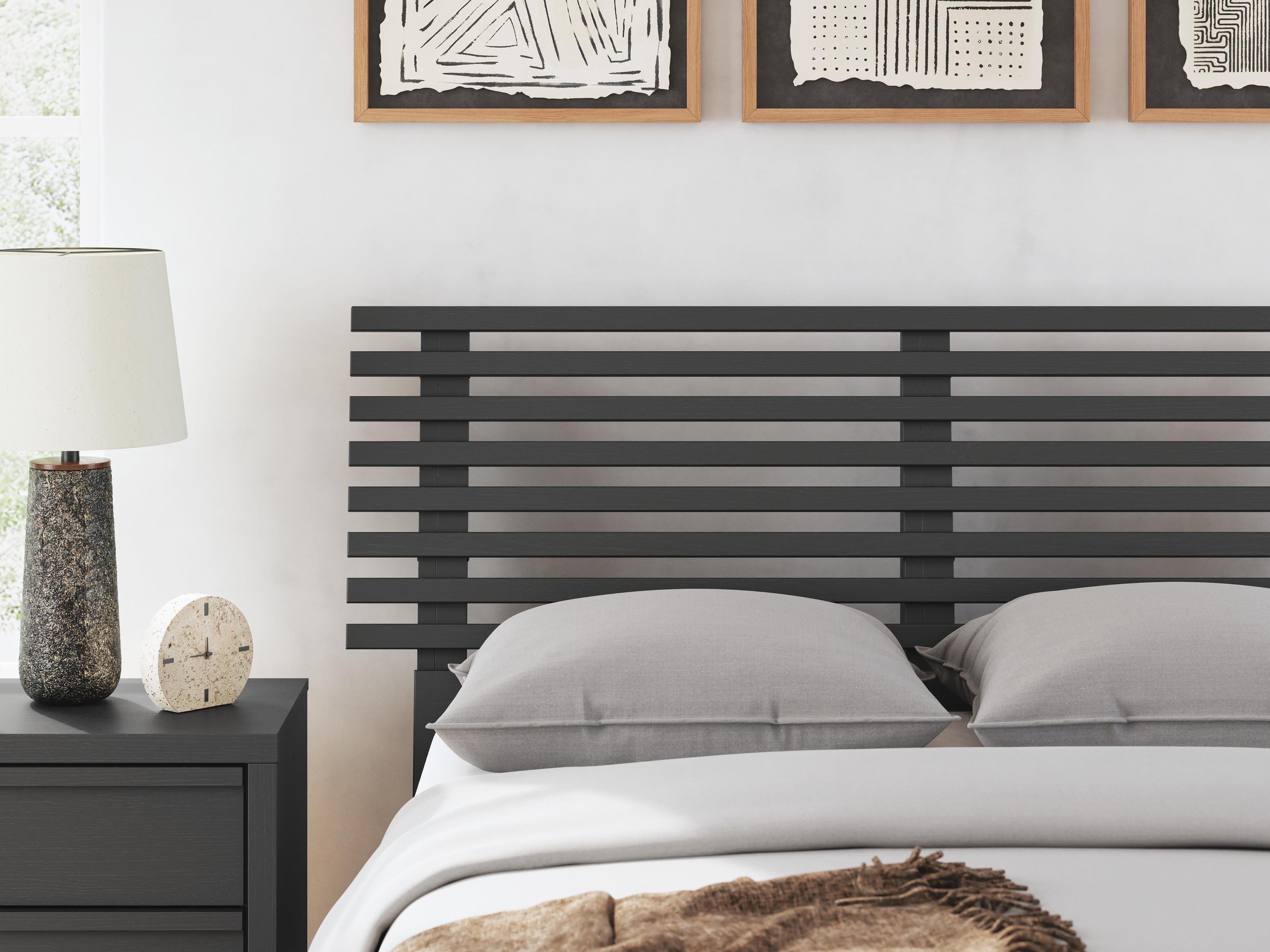 Danziar Slat Panel Bed