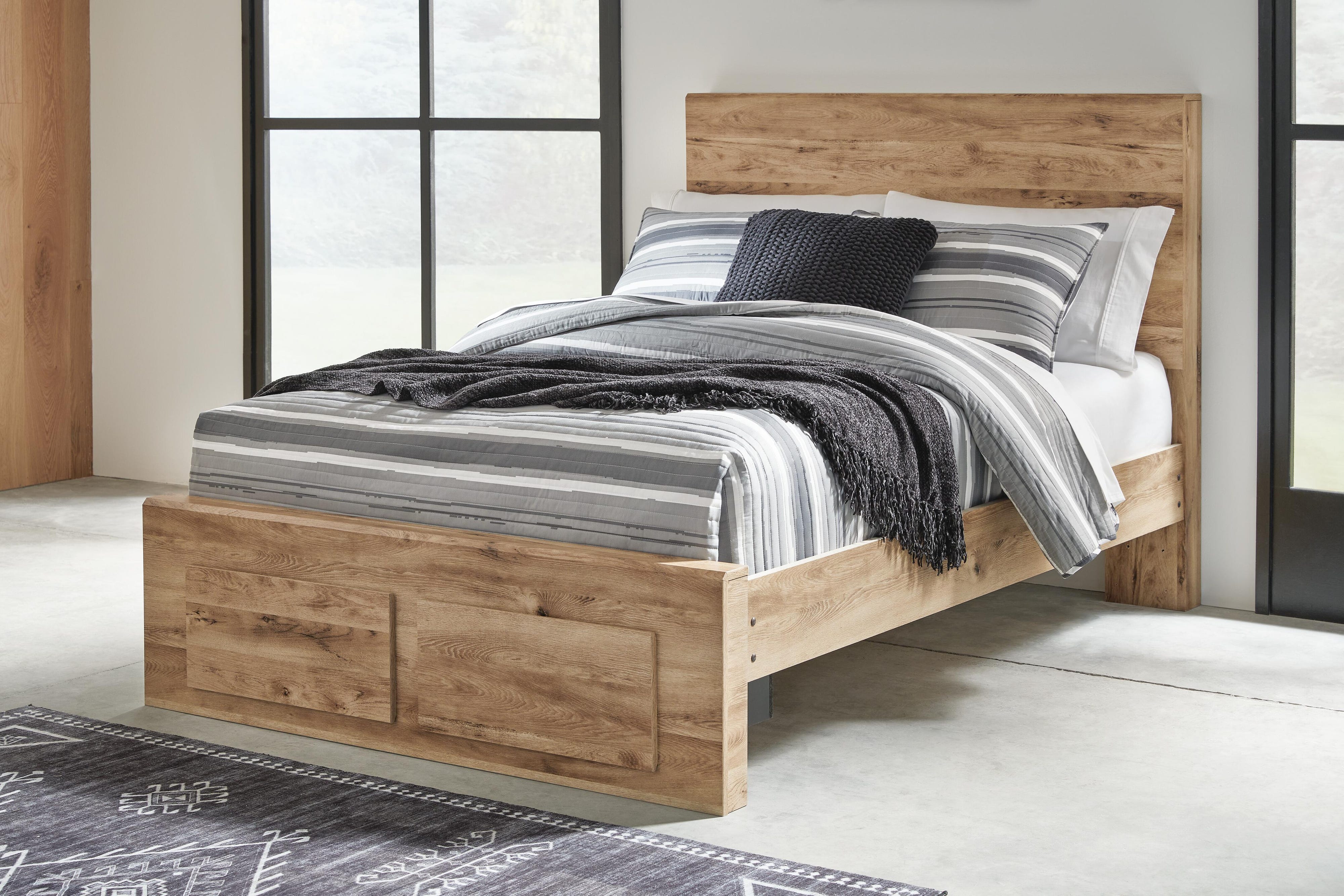 Hyanna Panel Storage Bed