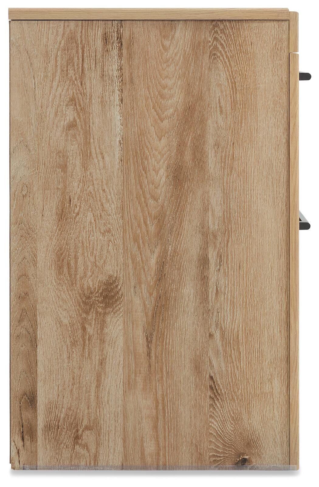 Hyanna Panel Bed, 2 Chests and 2 Nightstands