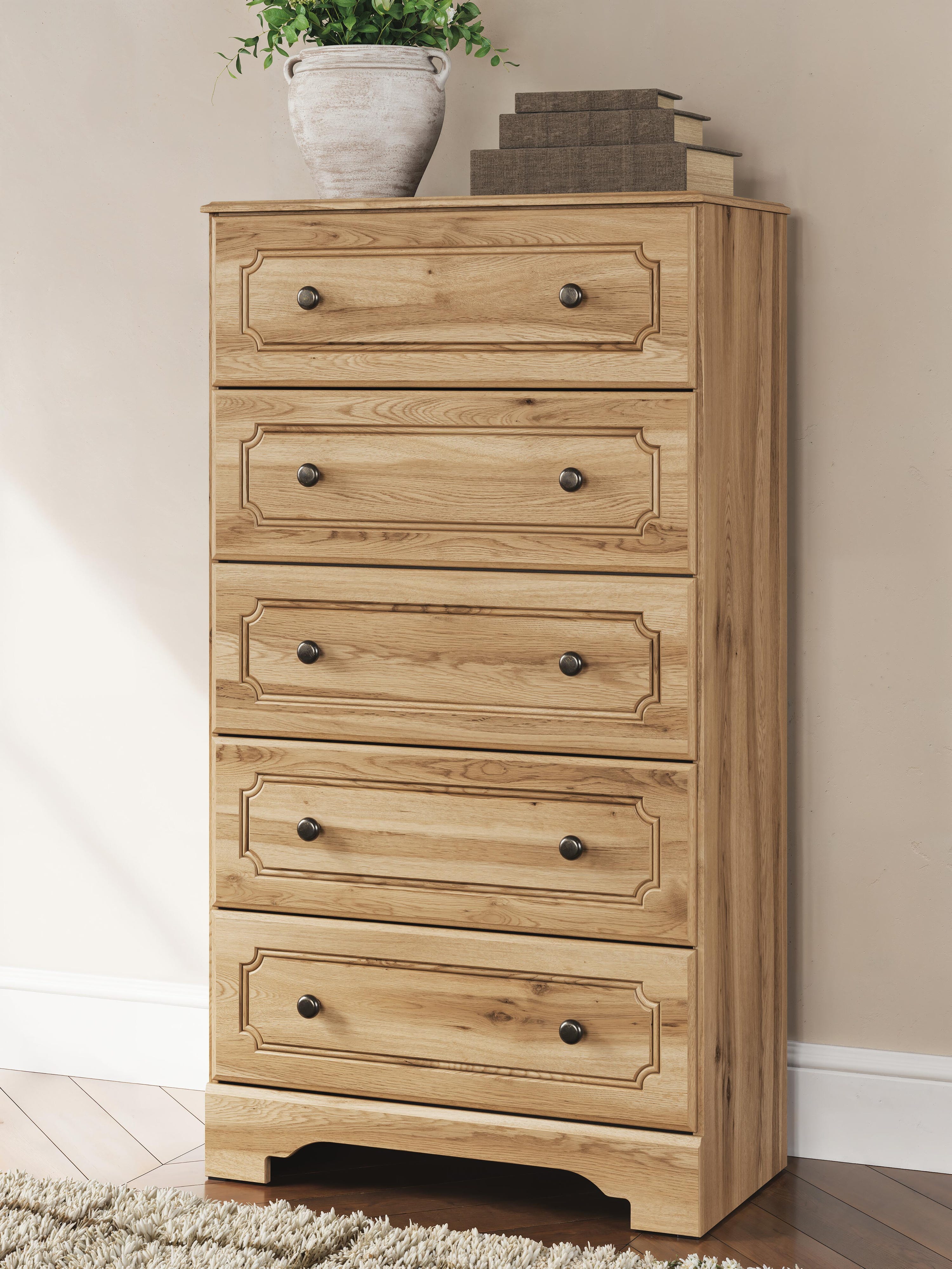 Aleaport Panel Bed with Dresser and Chest