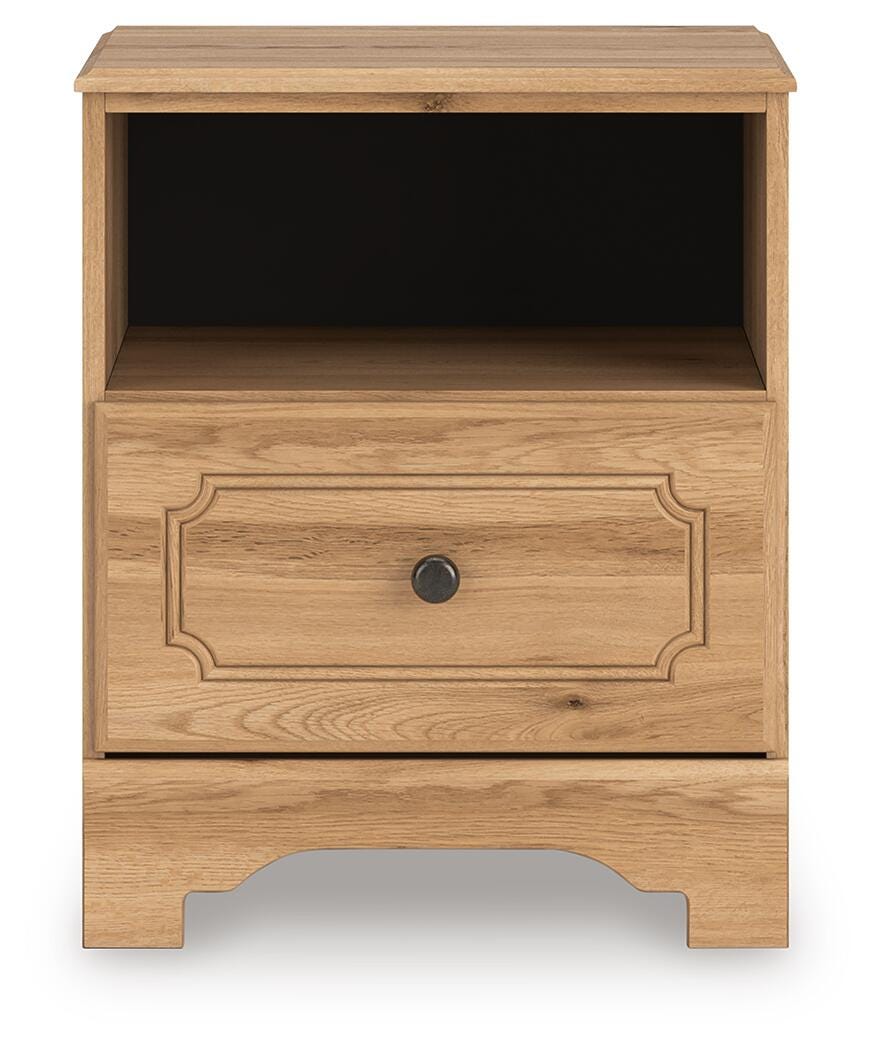 Aleaport Panel Bed with Chest and Nightstand