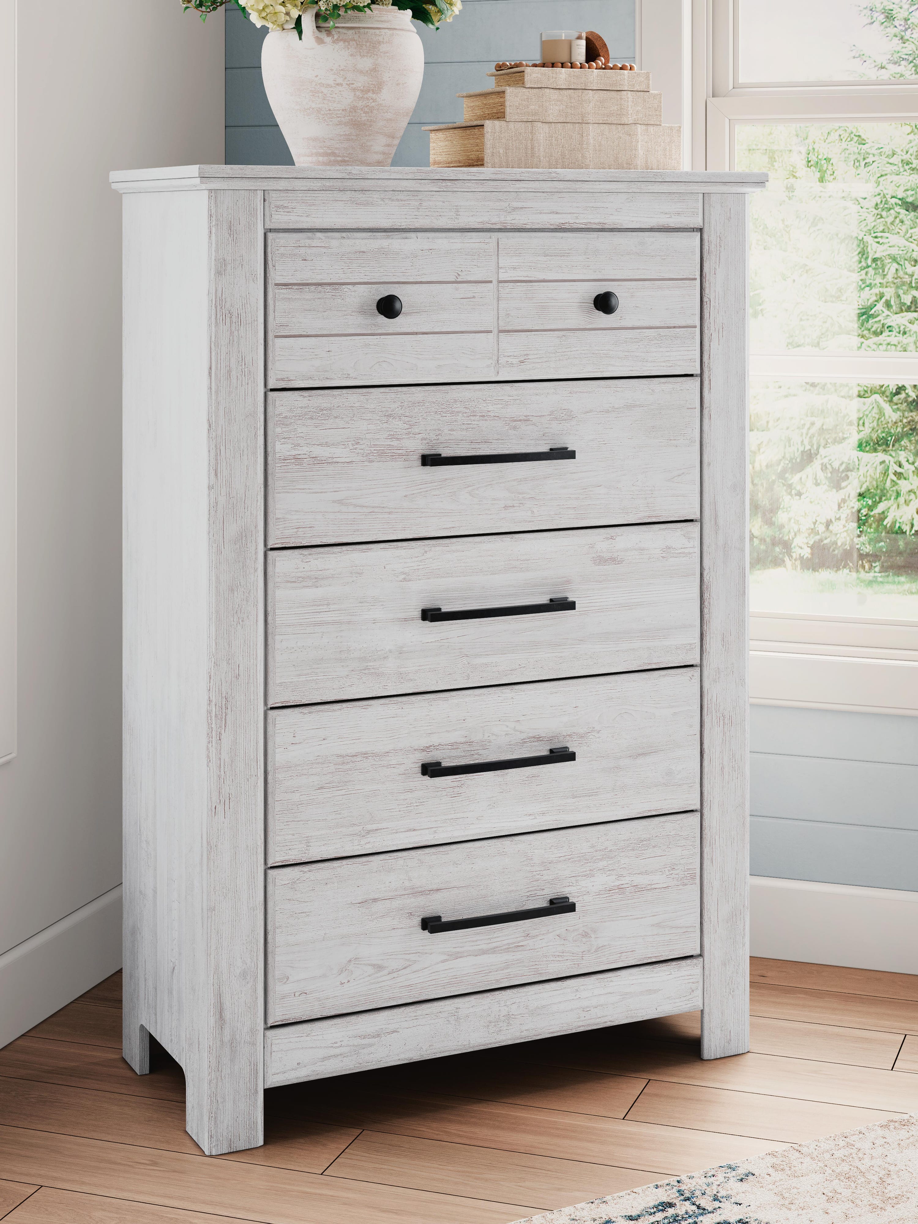 Makidern Chest of Drawers