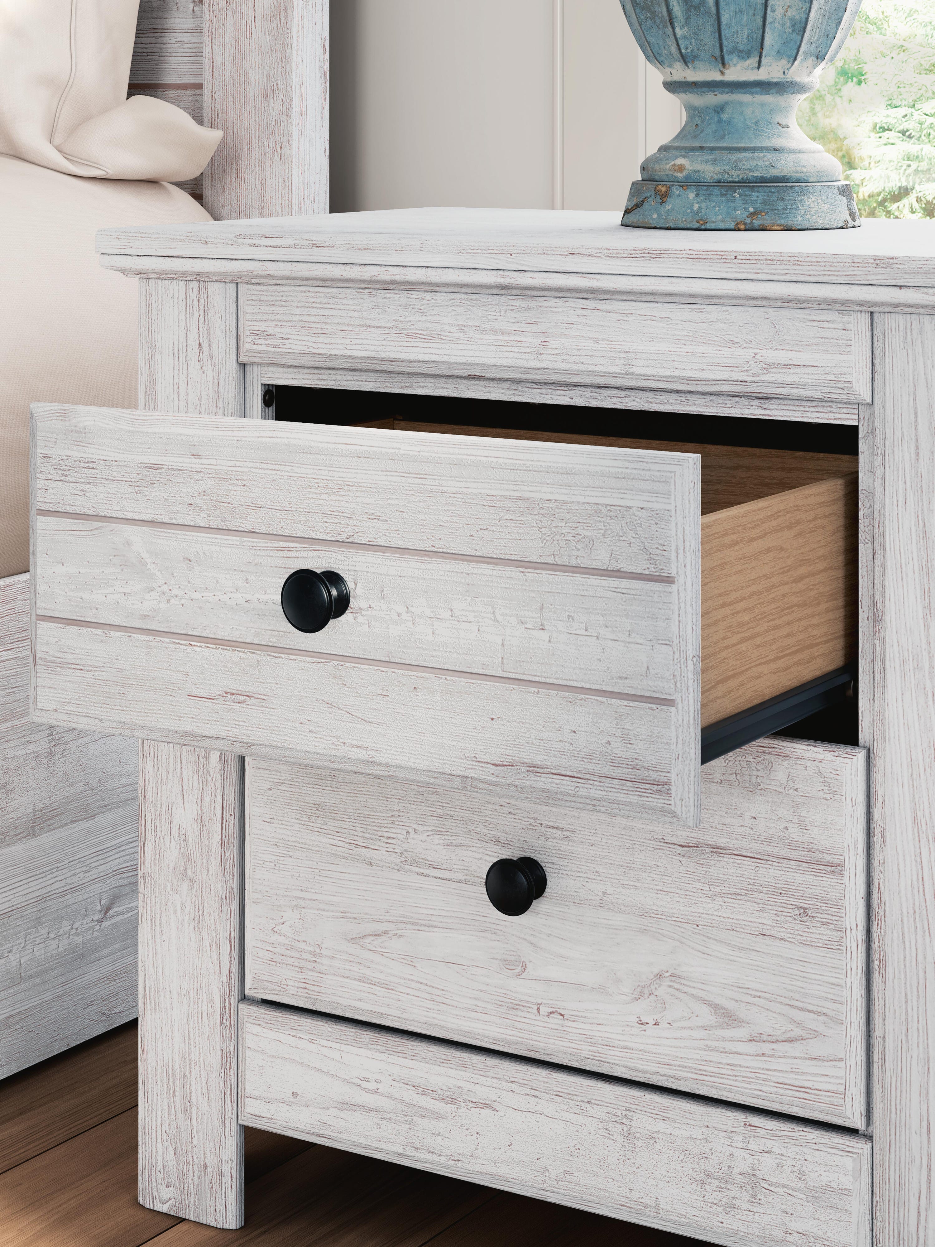 Makidern Nightstand