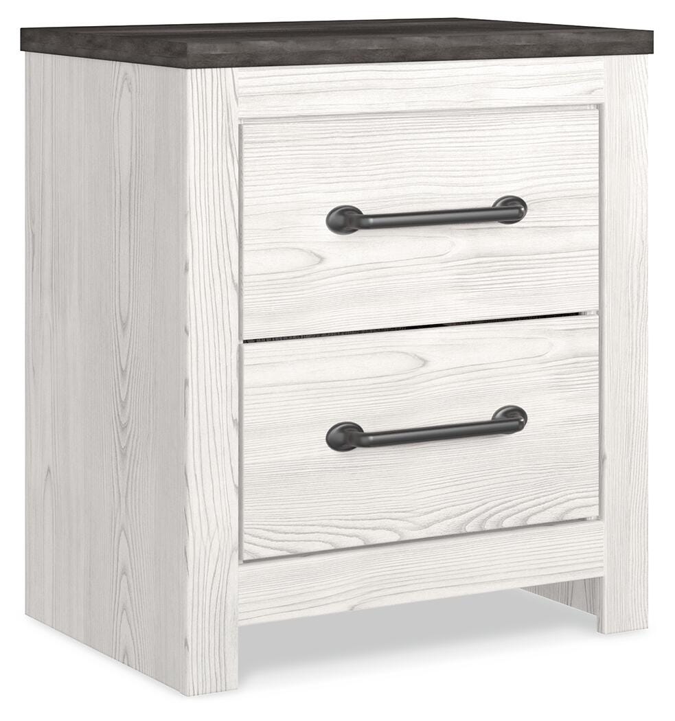 Gerridan Panel Bed with 2 Nightstands