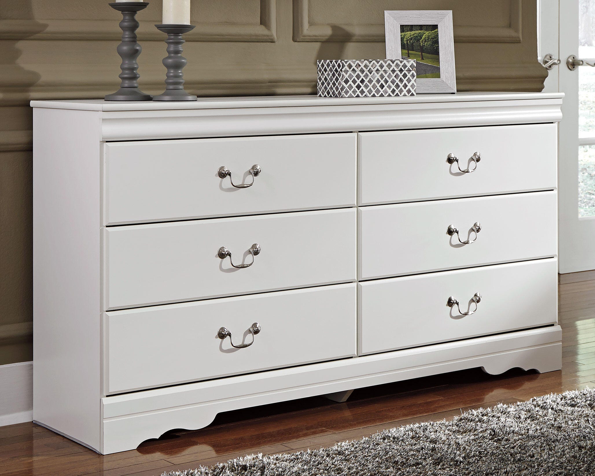Anarasia Sleigh Bed, Dresser and Nightstand