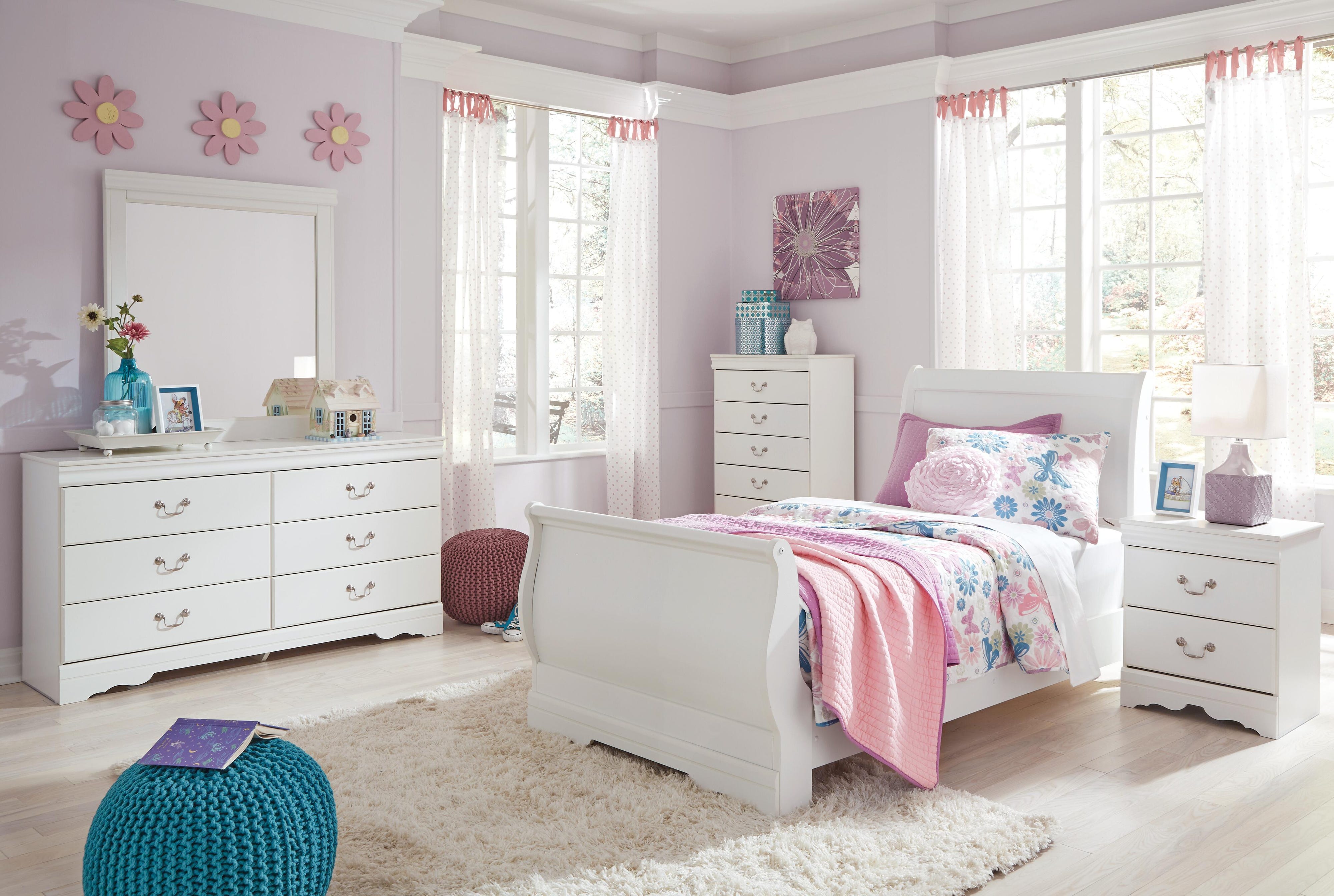 Anarasia Sleigh Bed with Mirrored Dresser, Chest and Nightstand