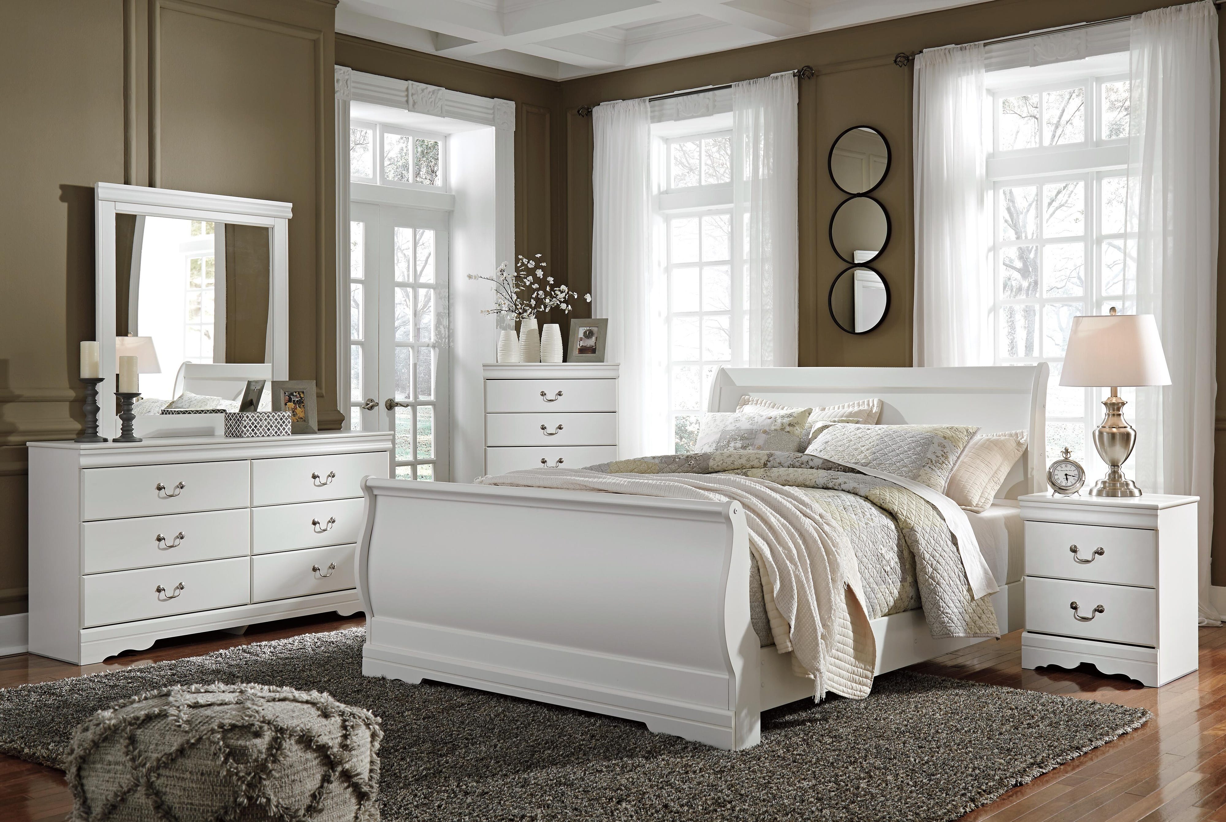 Anarasia Sleigh Bed with Mirrored Dresser, Chest and Nightstand
