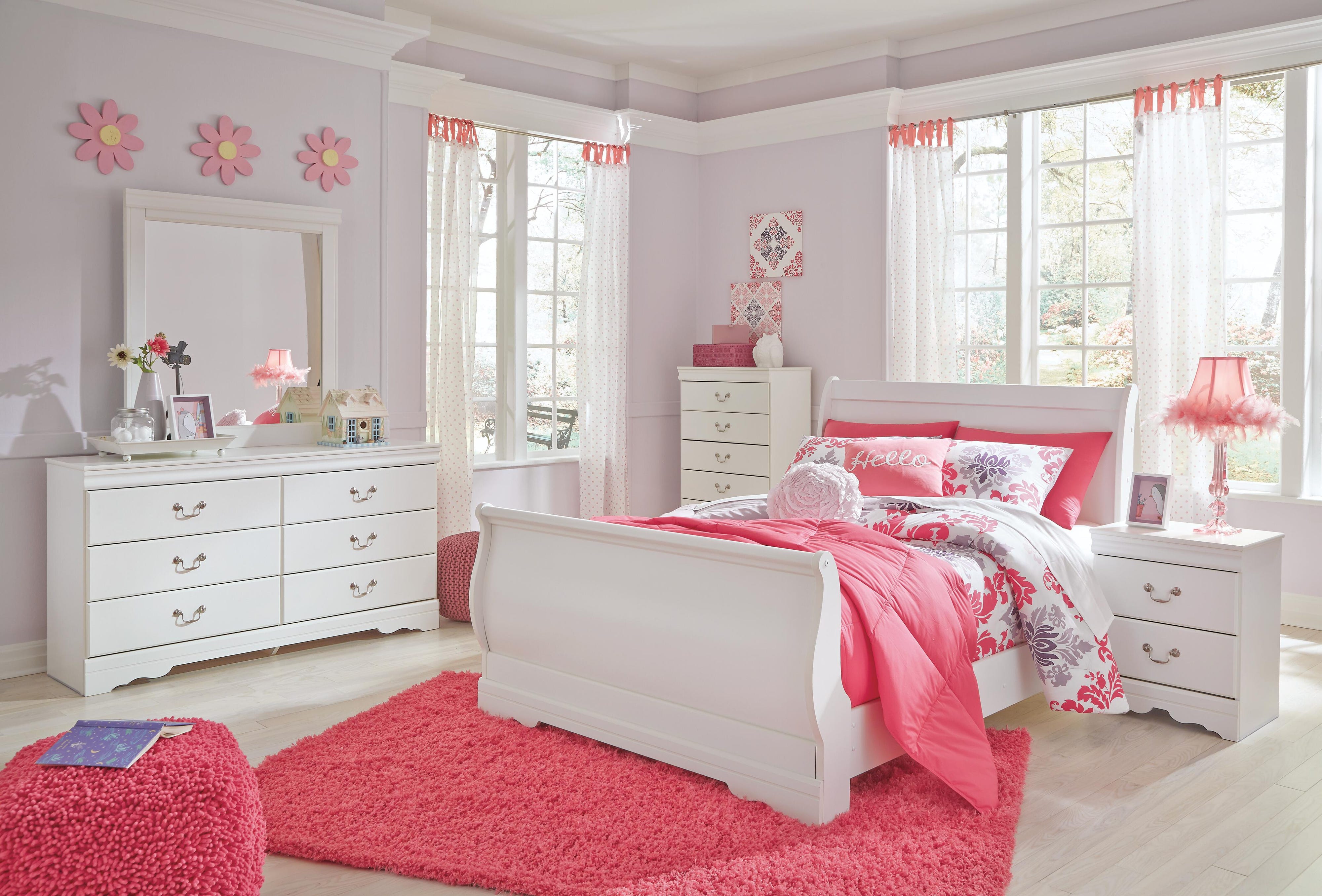 Anarasia Sleigh Bed