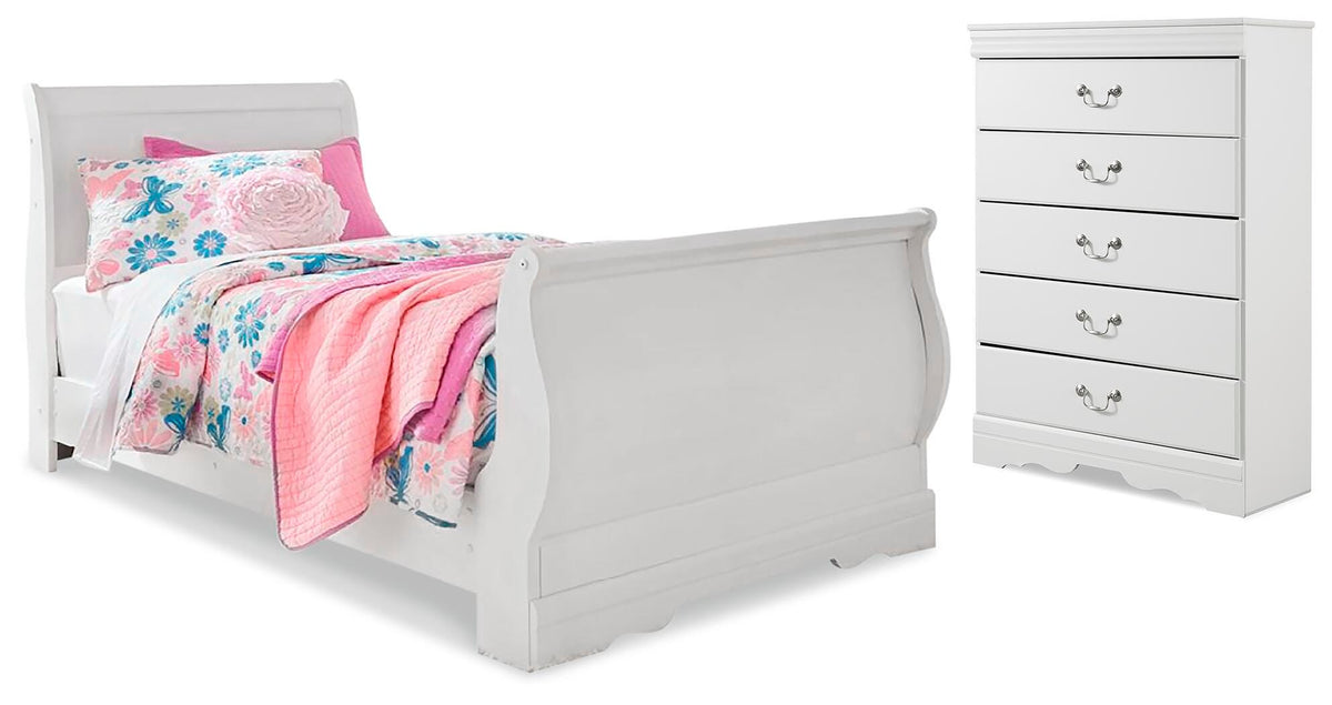 Anarasia Sleigh Bed and Chest