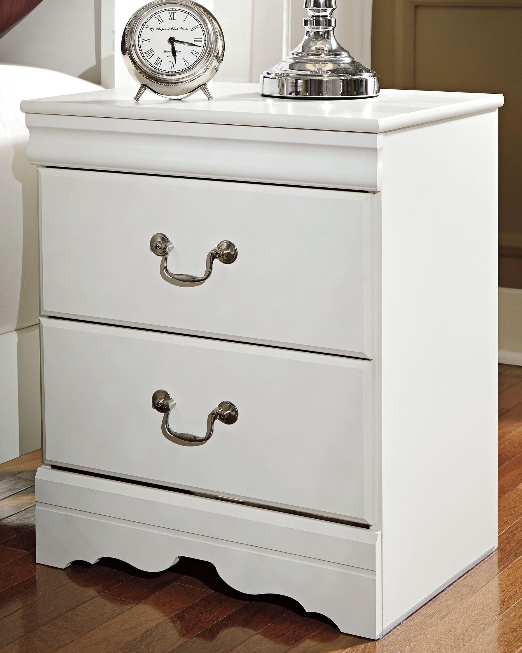 Anarasia Sleigh Bed with Nightstand