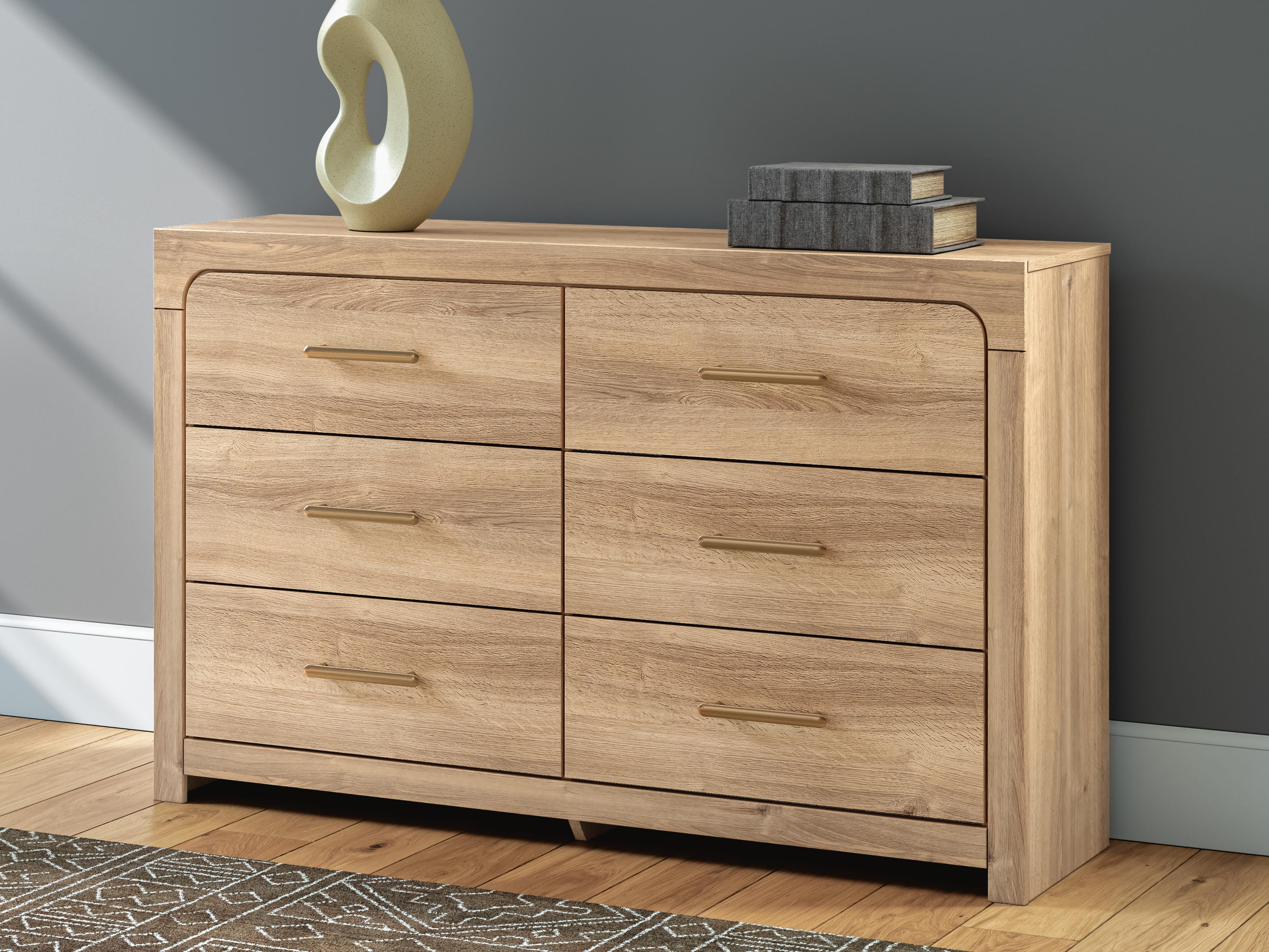 Kinlanni Upholstered Platform Bed, Dresser and Chest