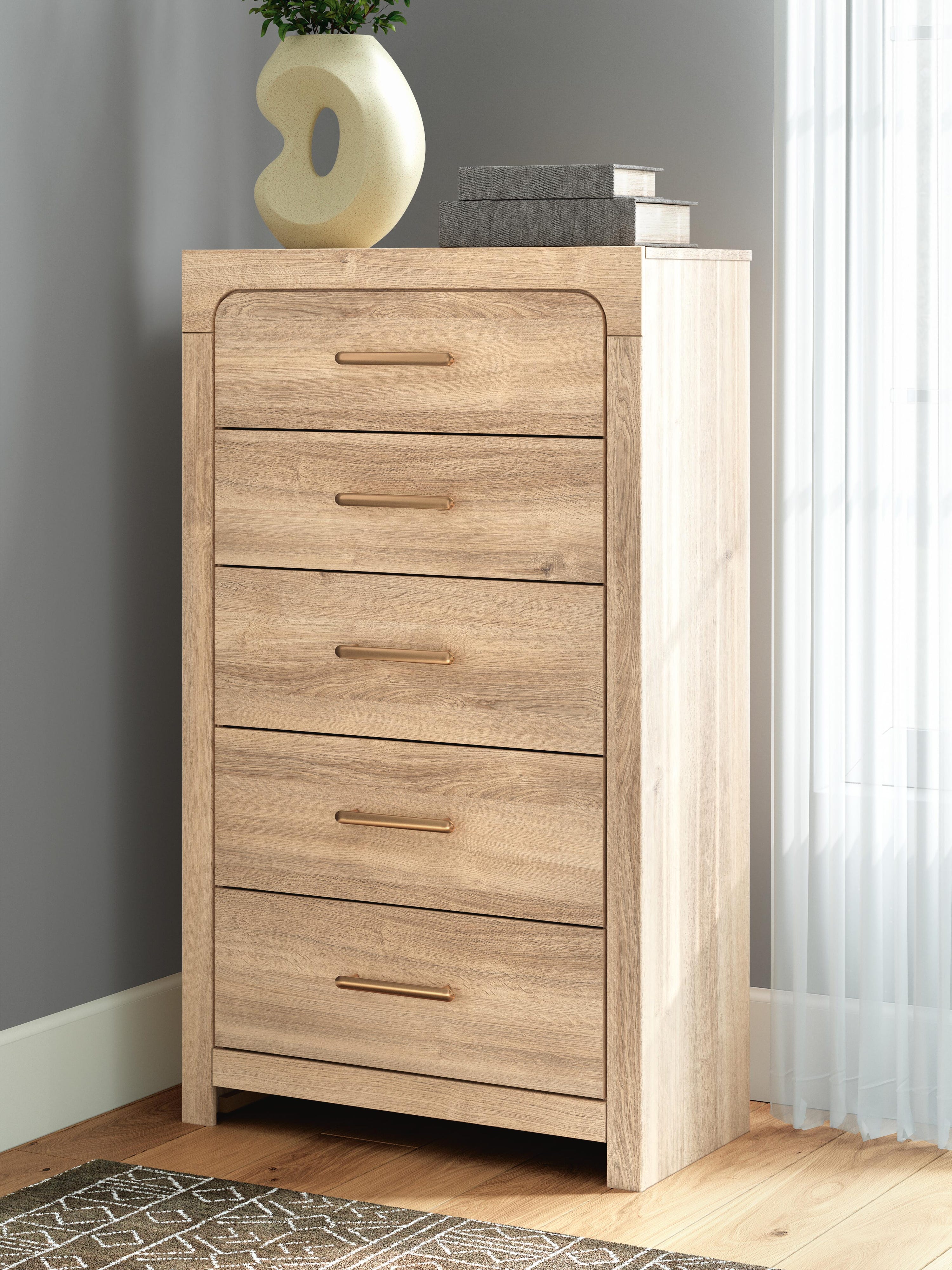 Kinlanni Upholstered Platform Bed, Dresser and Chest