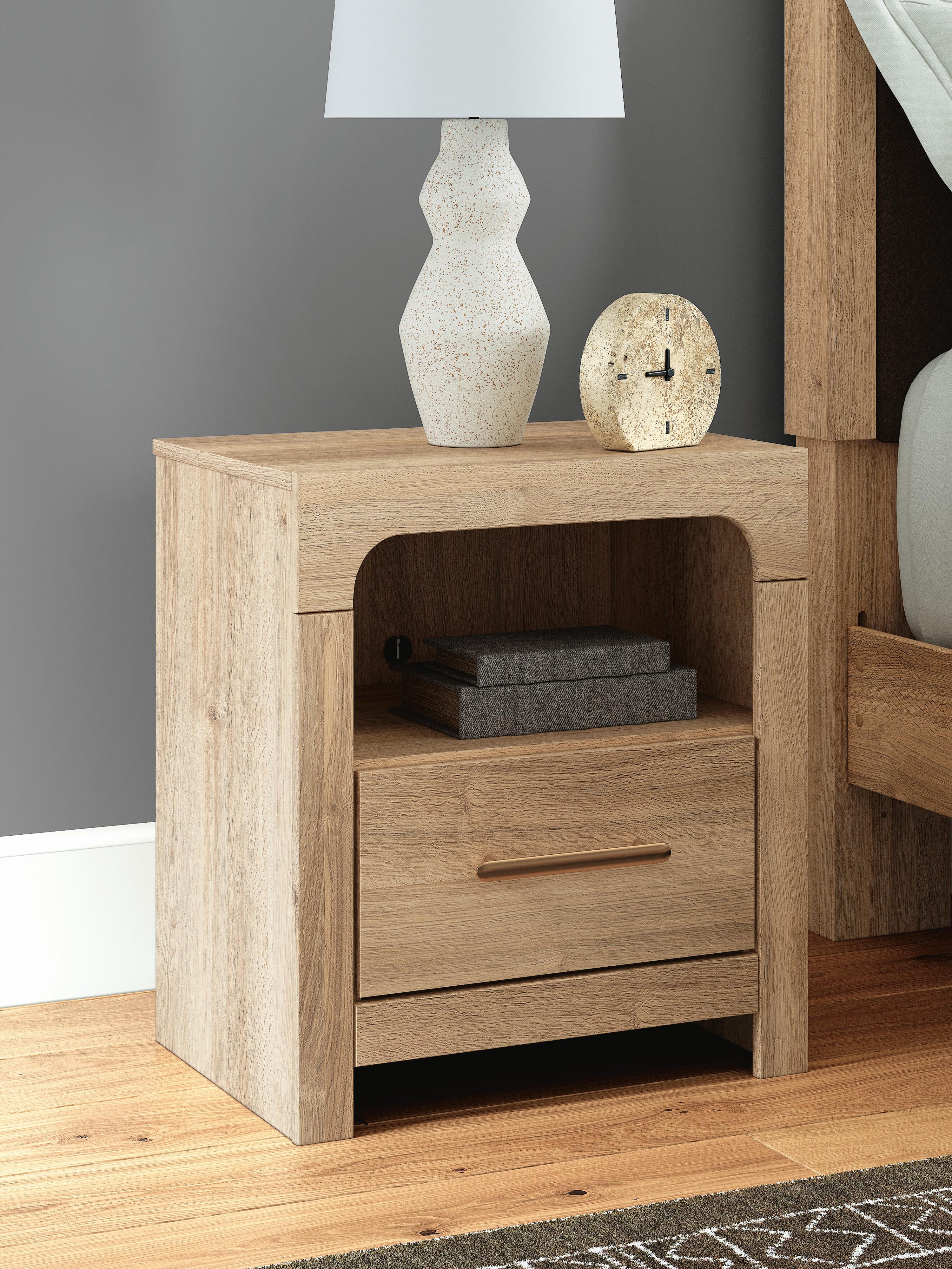 Kinlanni Upholstered Platform Bed, Dresser and Nightstand