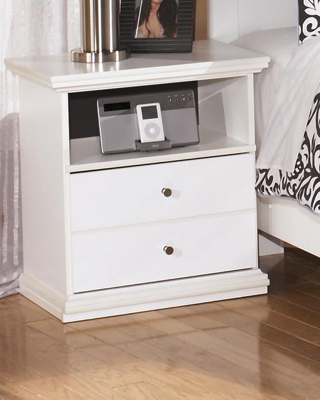 Bostwick Shoals Panel Bed, Dresser and Nightstand