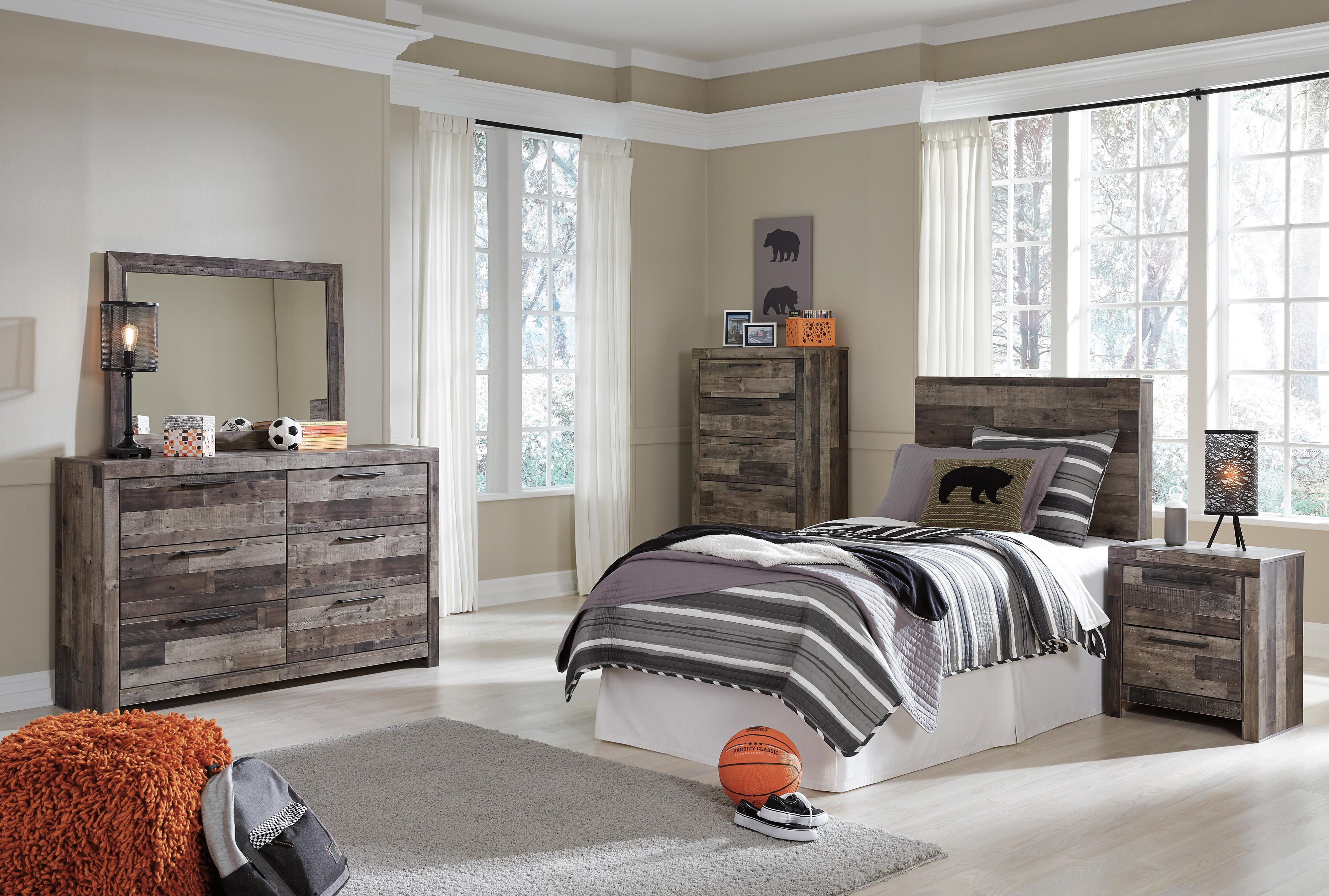 Derekson Panel Headboard with Mirrored Dresser, Chest and Nightstand