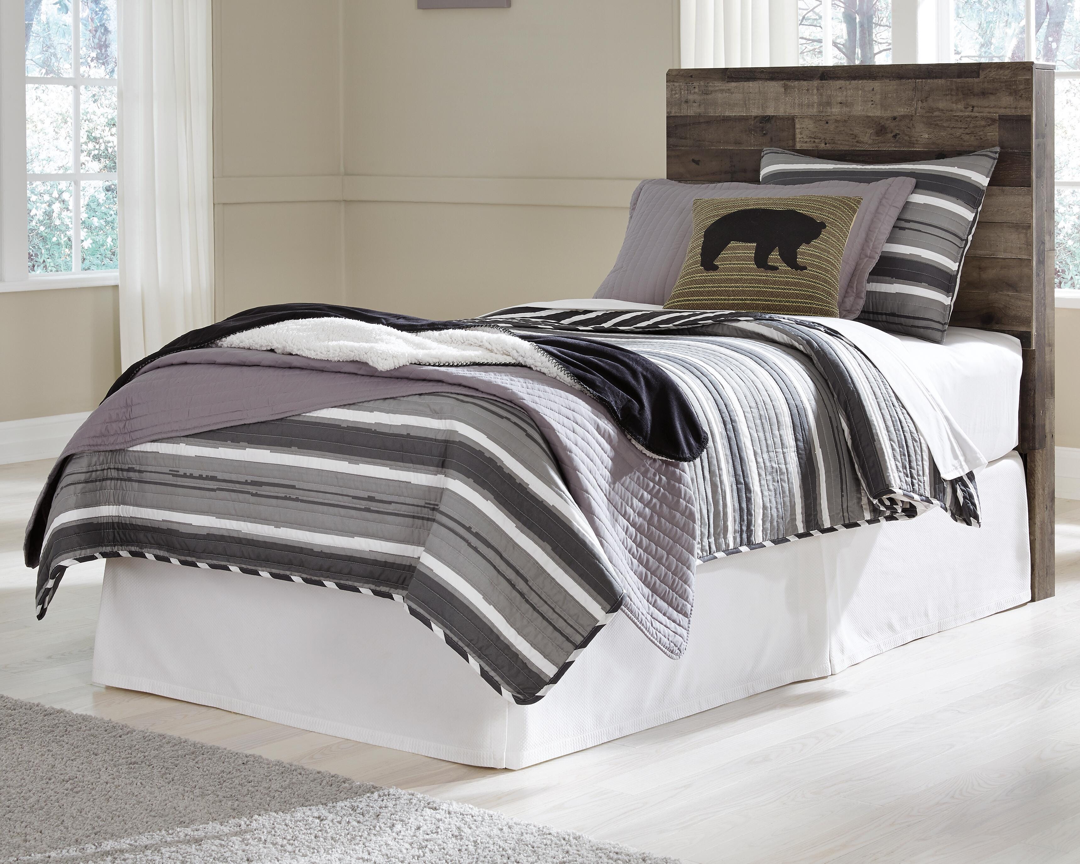 Derekson Panel Headboard with Dresser