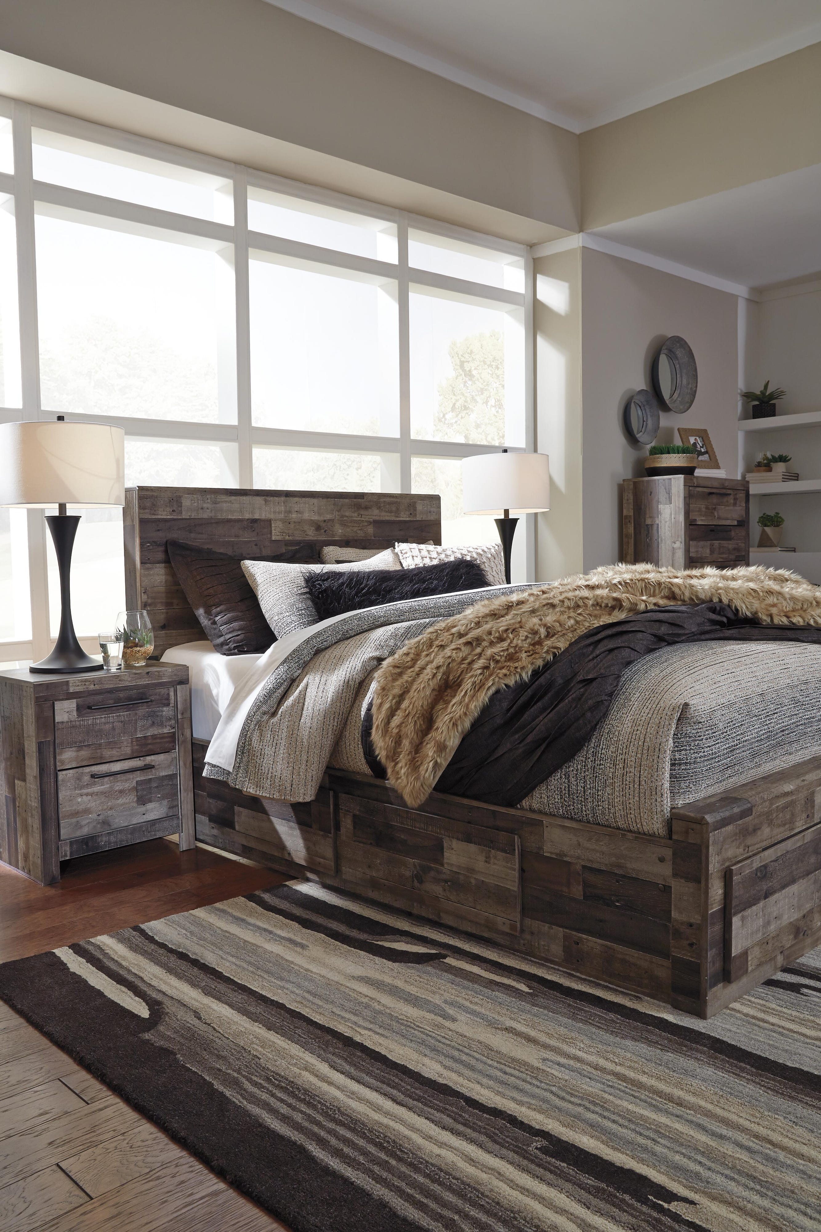 Derekson Panel Bed with 4 Storage Drawers