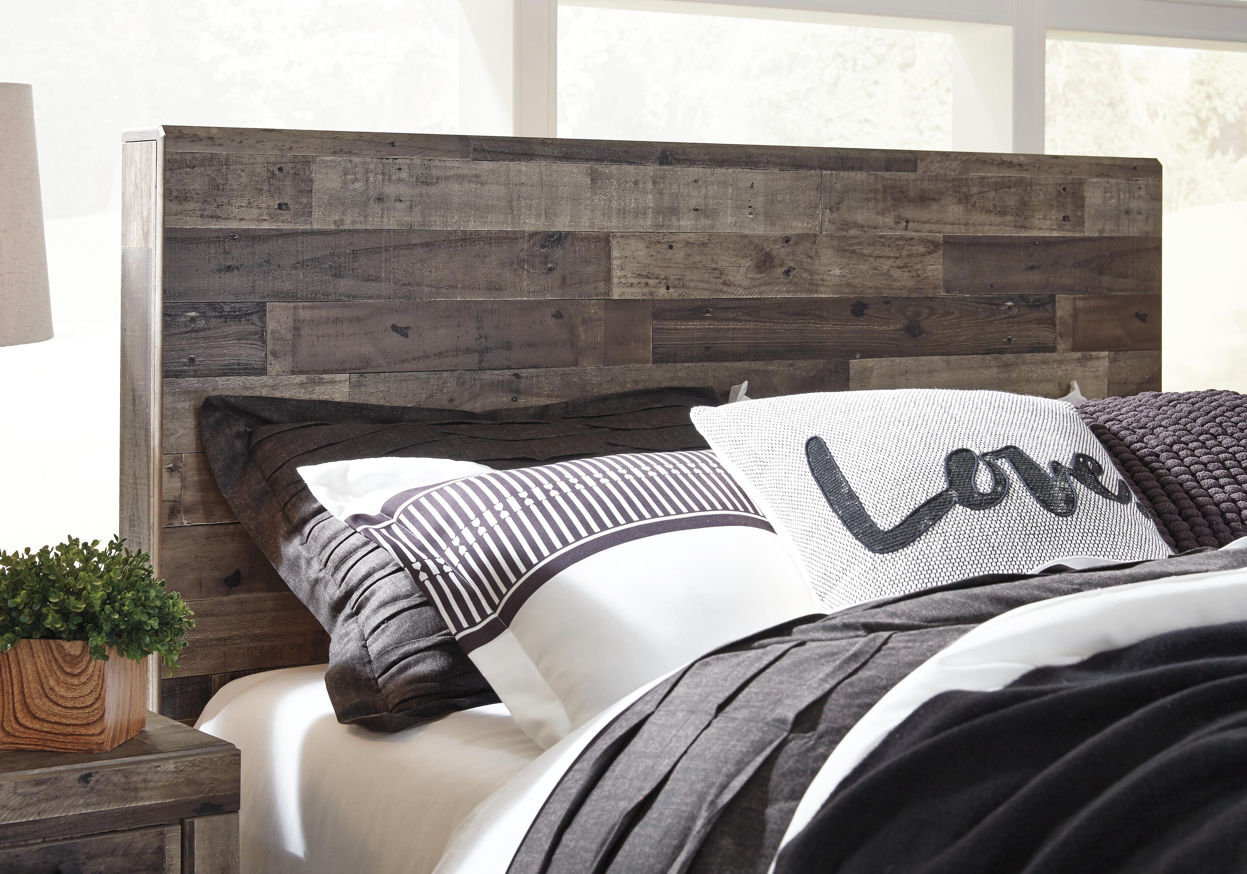 Derekson Panel Headboard with Dresser