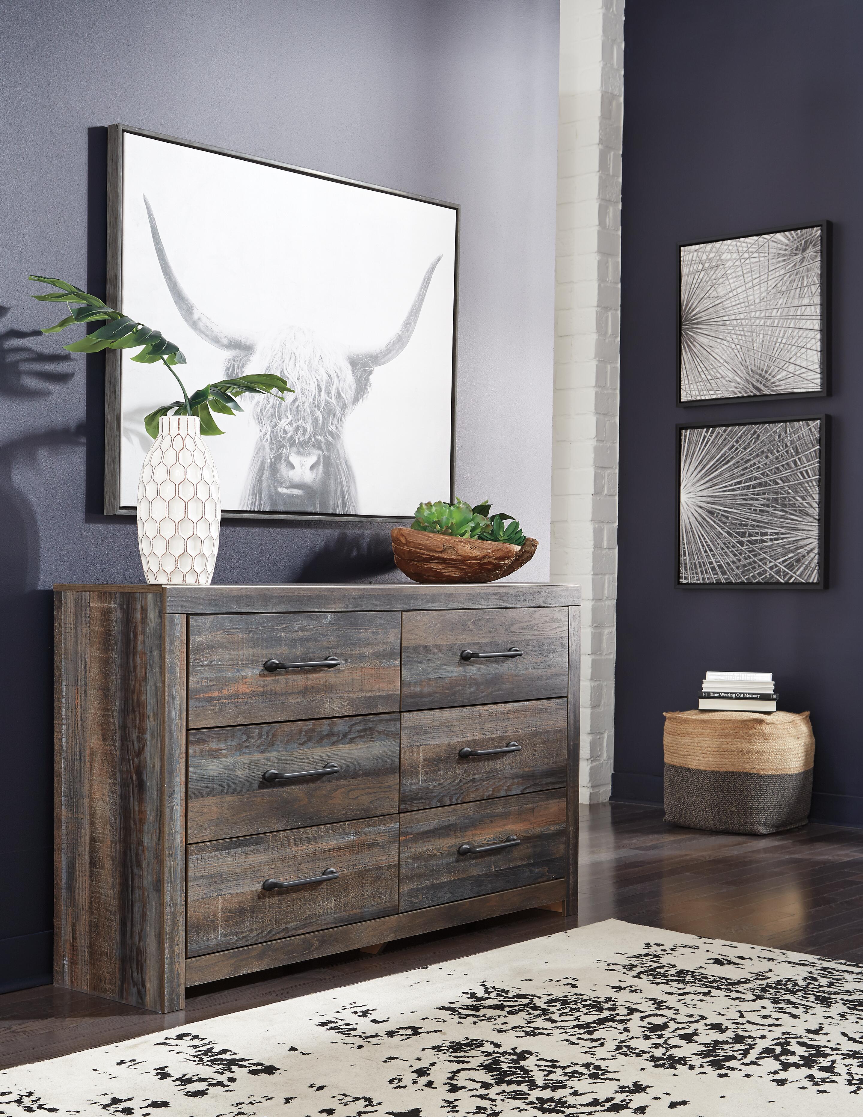 Drystan Panel Bed, 2 Dressers, Mirror and 2 Nightstands