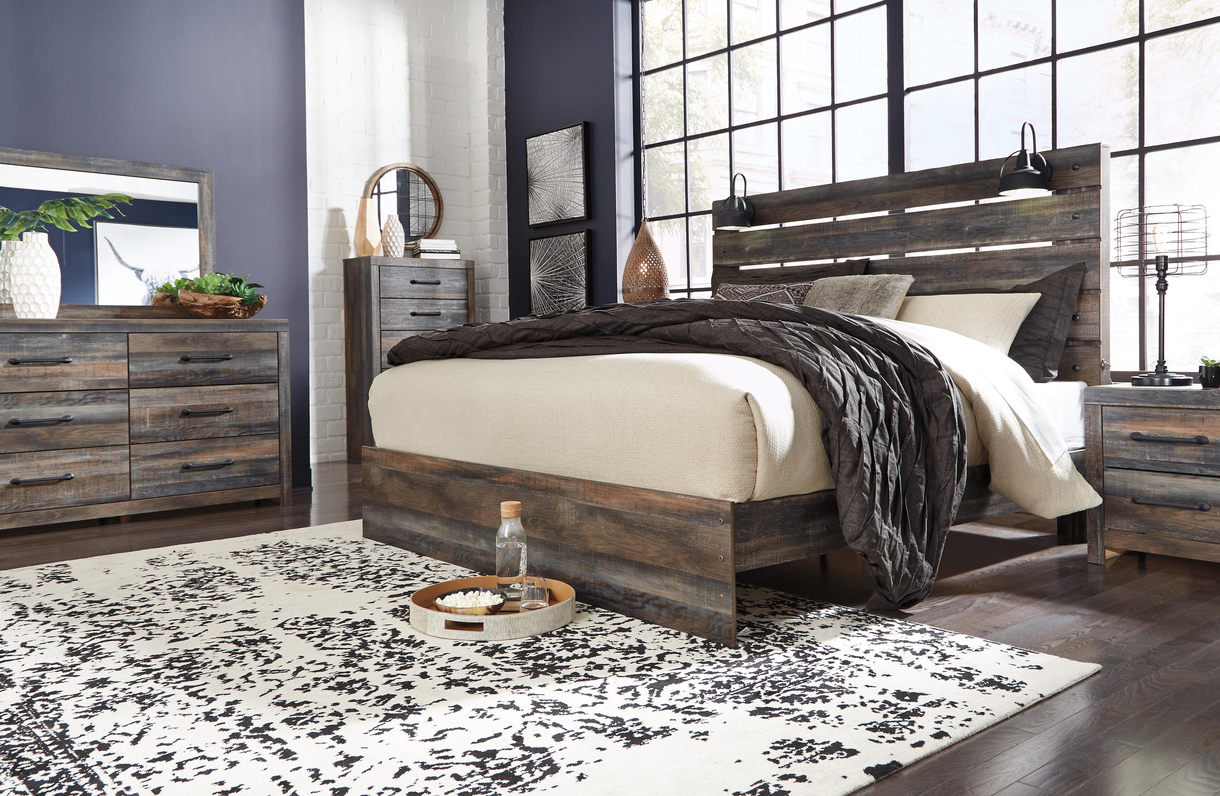 Drystan Panel Bed