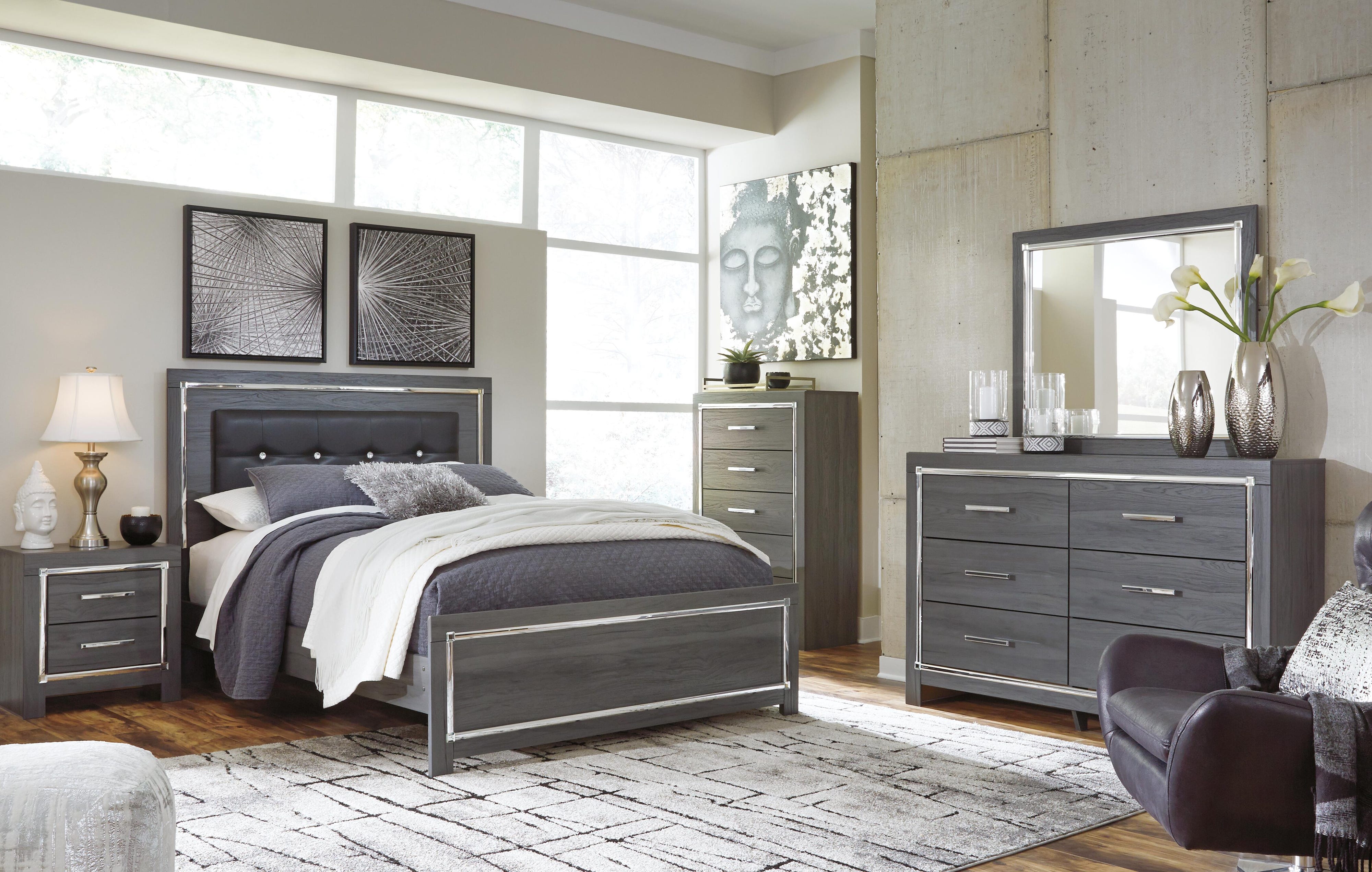 Lodanna Panel Bed with Mirrored Dresser and 2 Nightstands