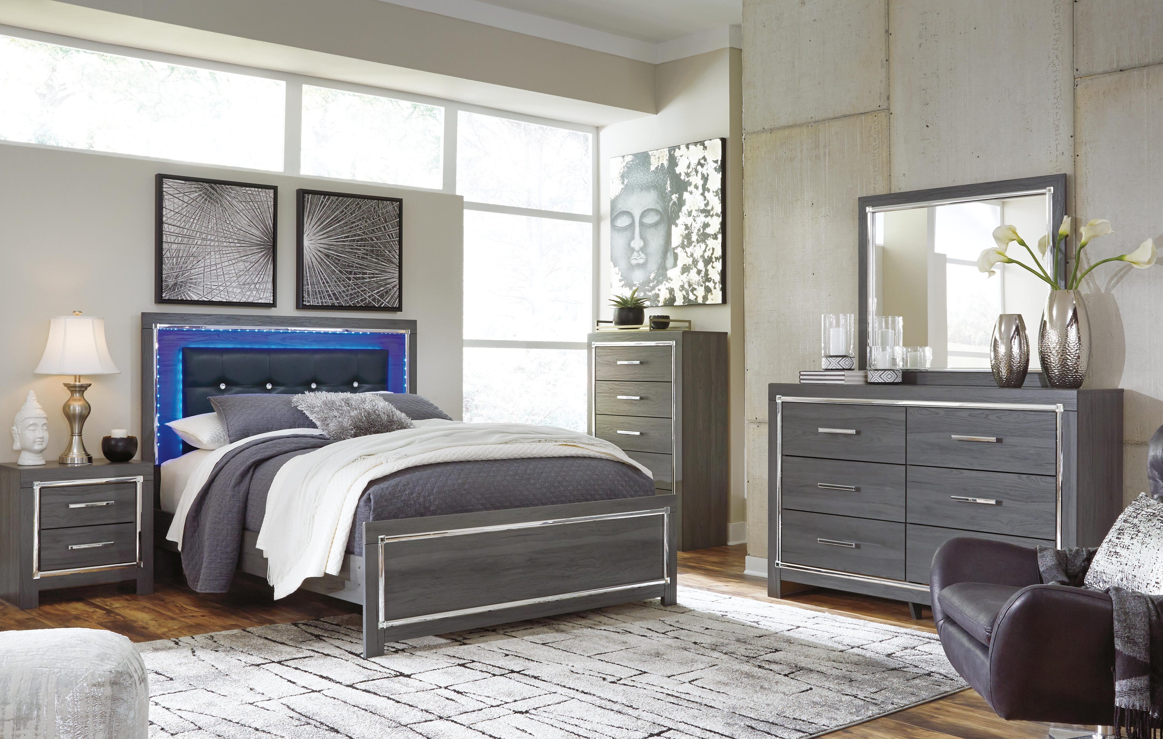 Lodanna Panel Bed with Mirrored Dresser and 2 Nightstands