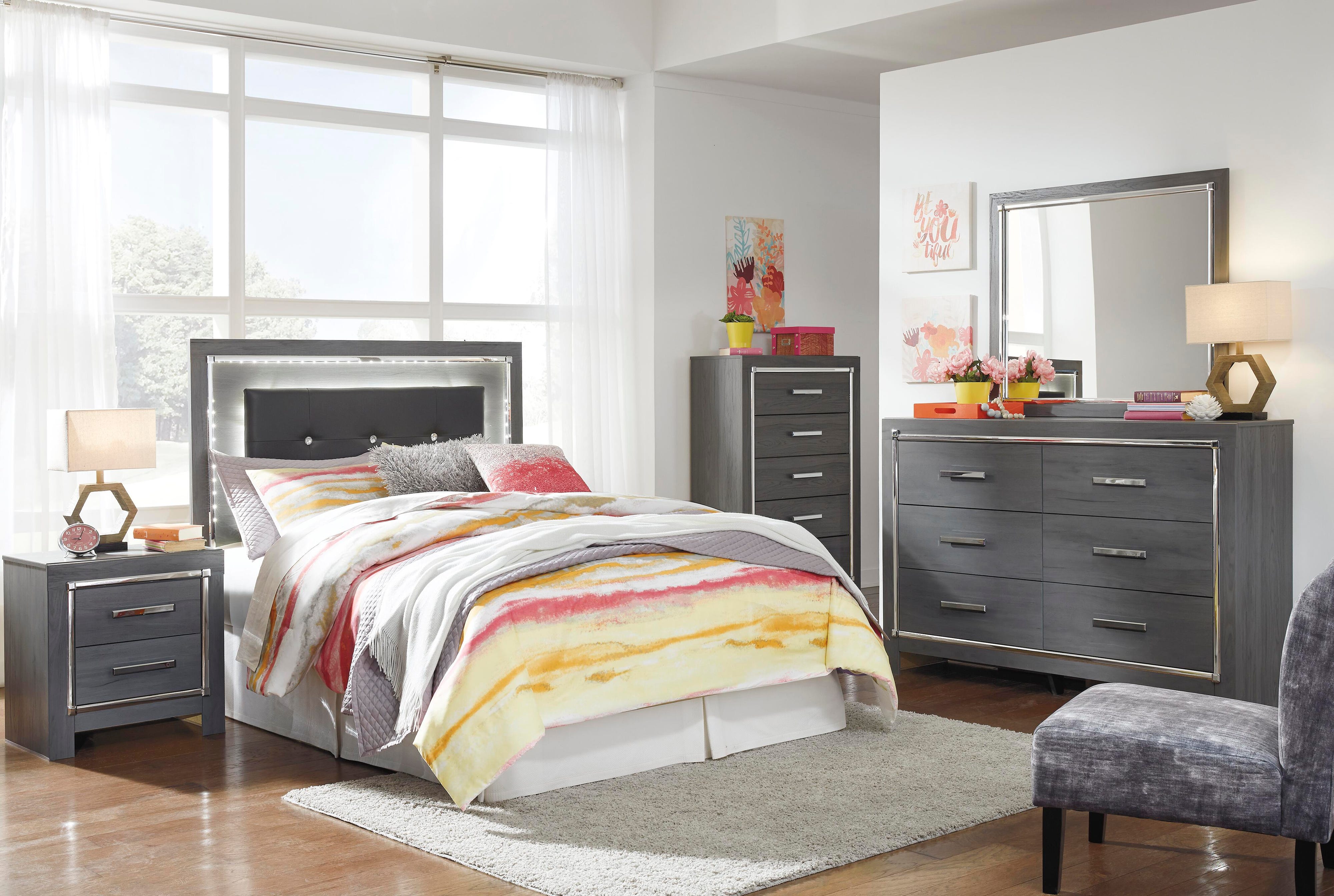 Lodanna Upholstered Panel Headboard with Mirrored Dresser and 2 Nightstands