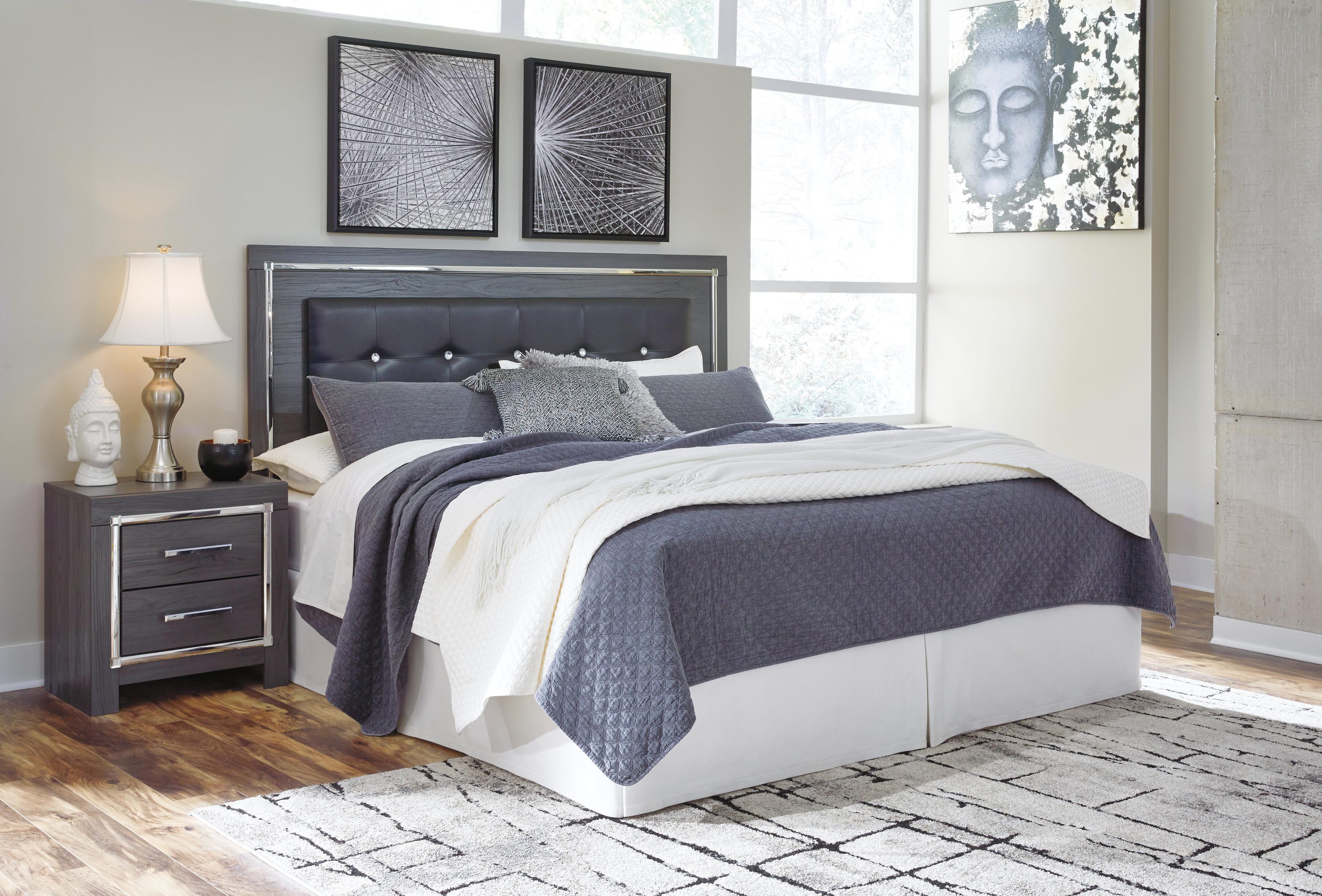 Lodanna Panel Bed
