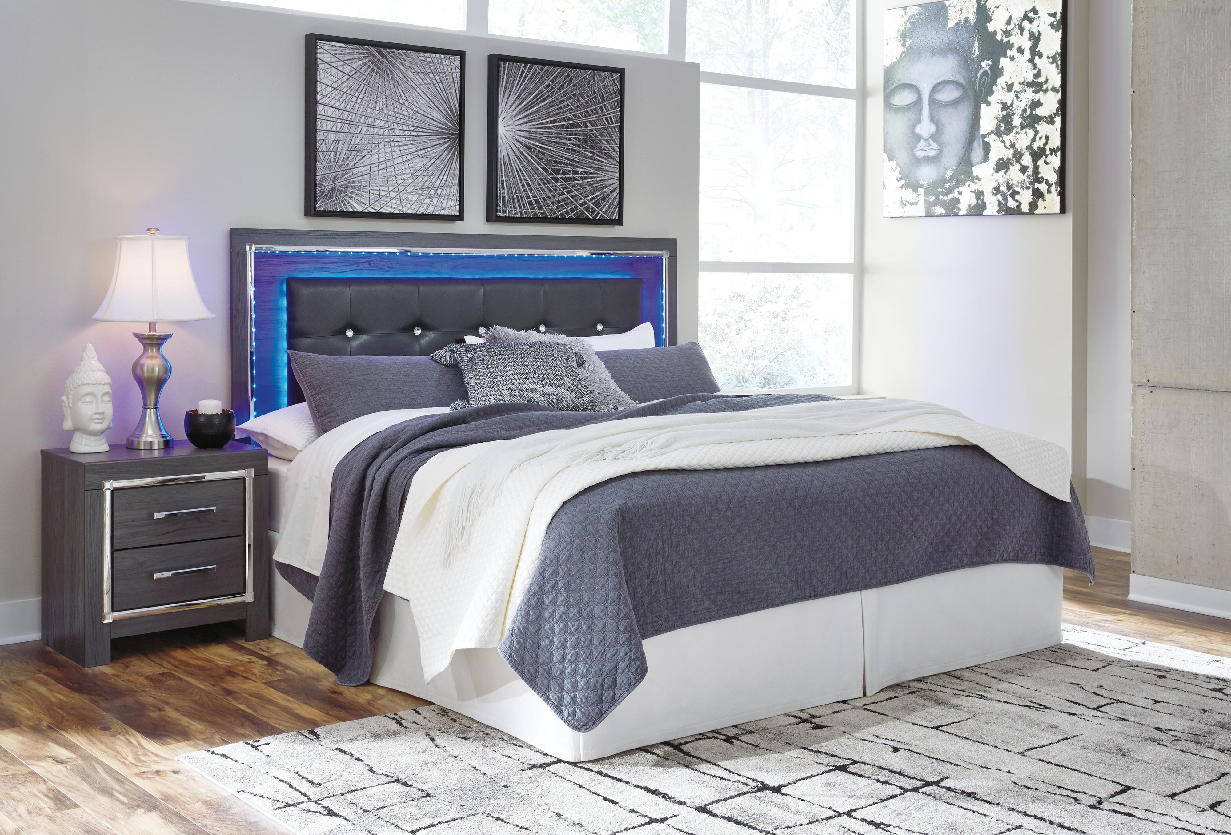 Lodanna Upholstered Panel Headboard with Mirrored Dresser and 2 Nightstands