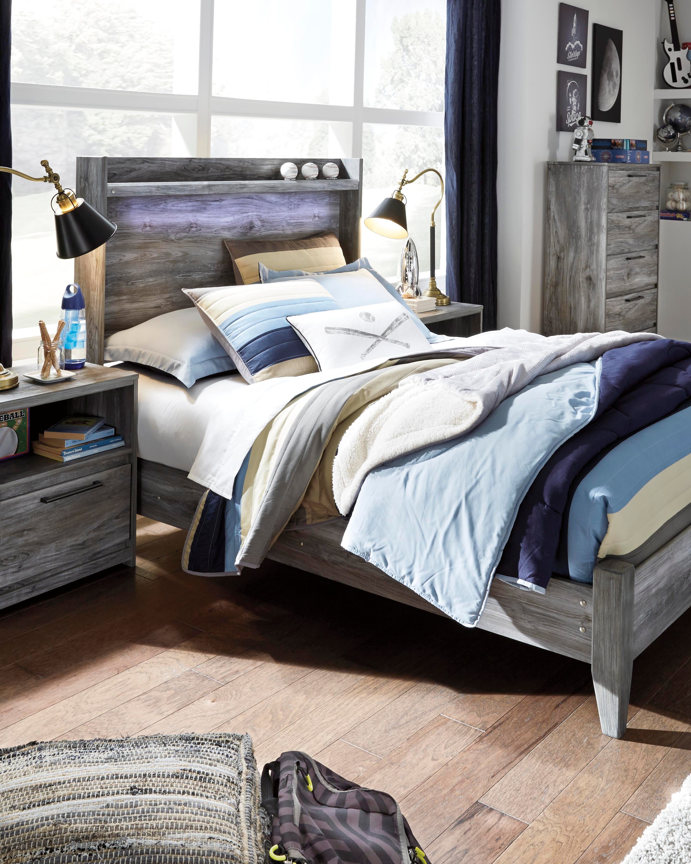 Baystorm Panel Bed and Chest
