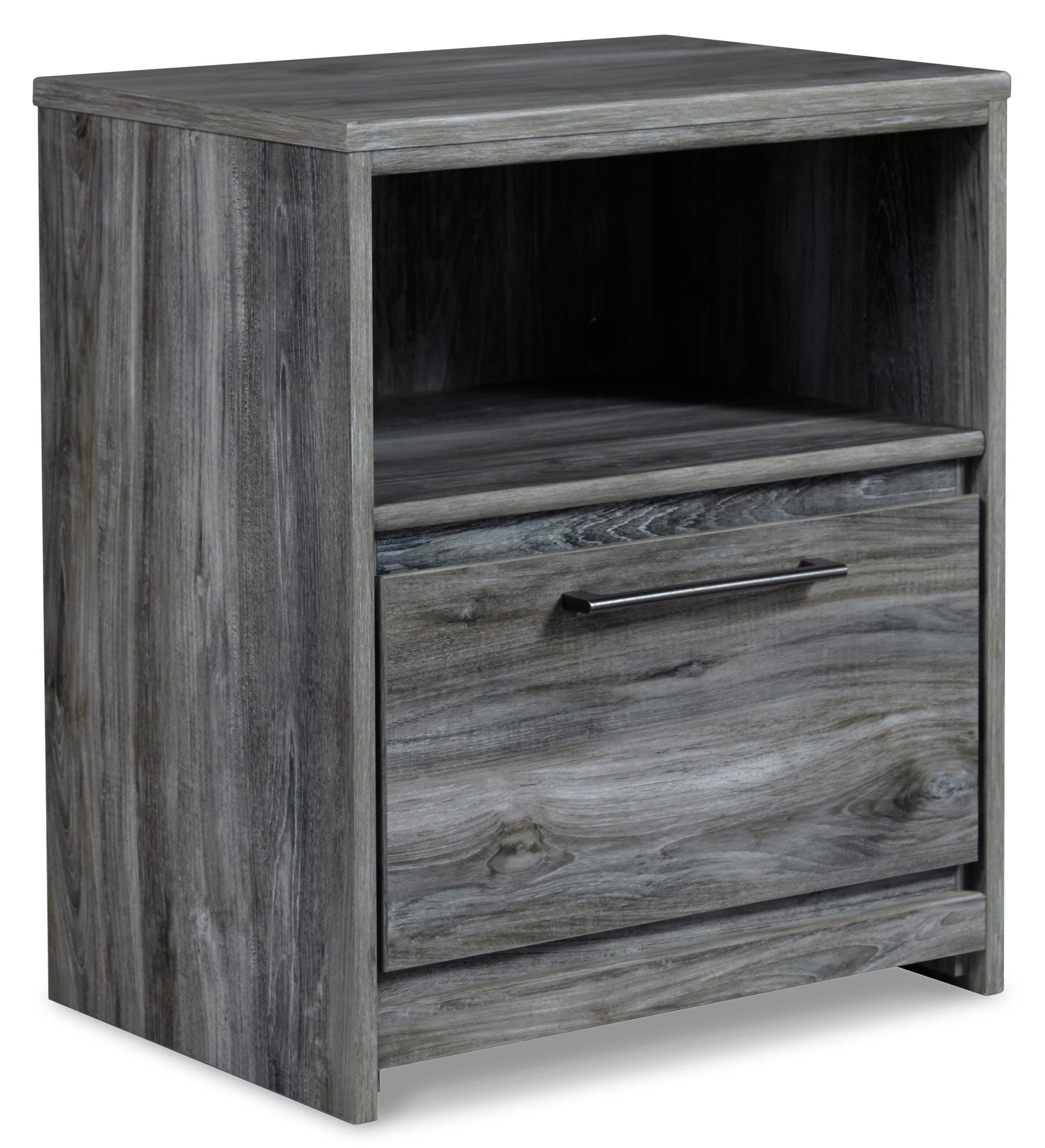 Baystorm Panel Headboard with Mirrored Dresser and Nightstand